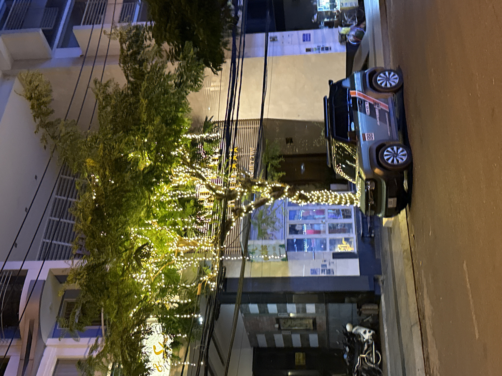 Evening life documented in Nha Trang: beaches, lights, daily activities