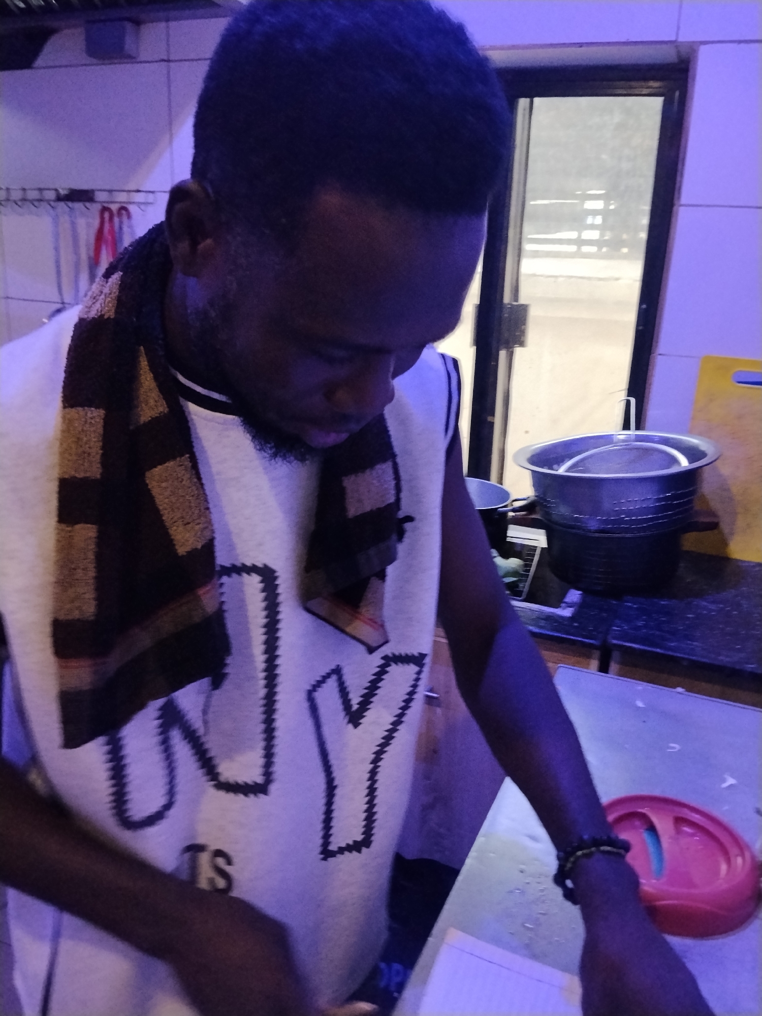 Nigerian restaurant with street art murals draws witness attention
