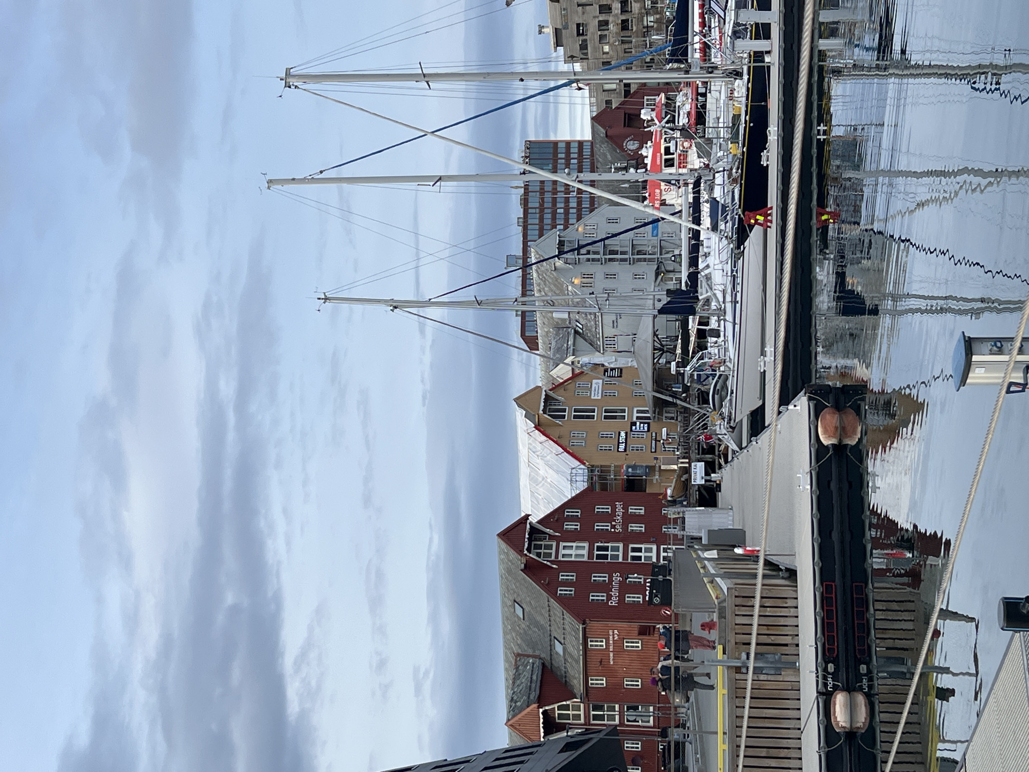 Ordinary harbor life documented in Tromsø marina