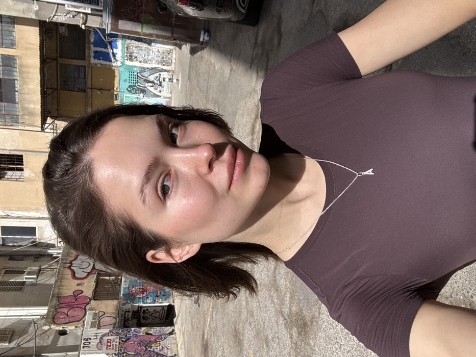 Woman's morning journey documented across Tel Aviv neighborhoods