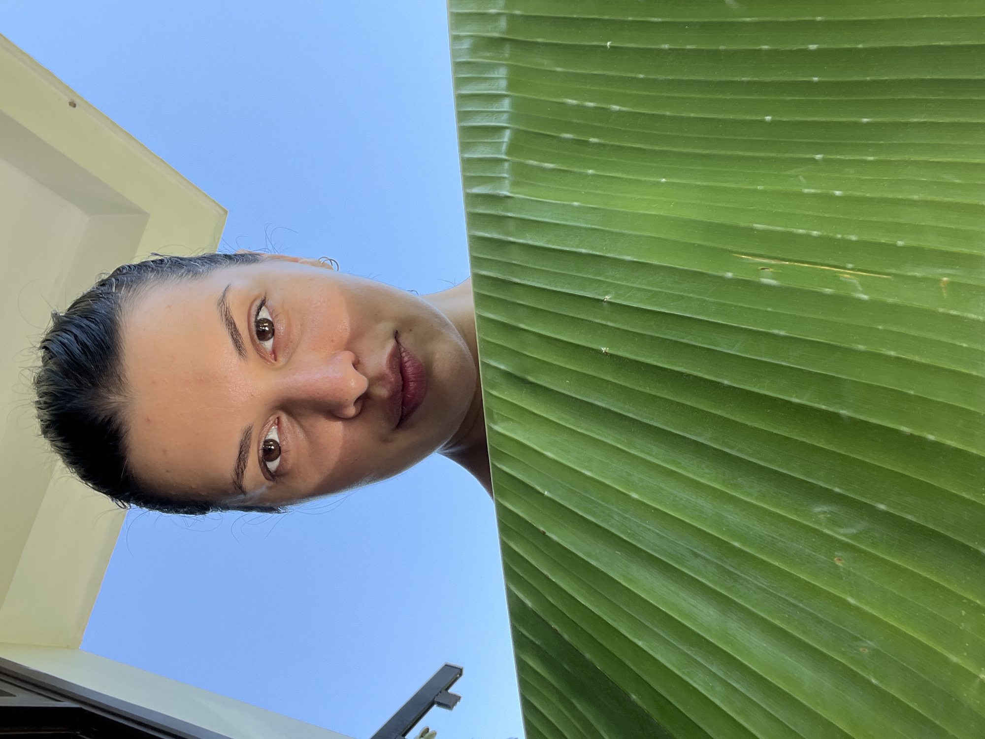 Casual selfie session across indoor and outdoor spots in Đà Nẵng