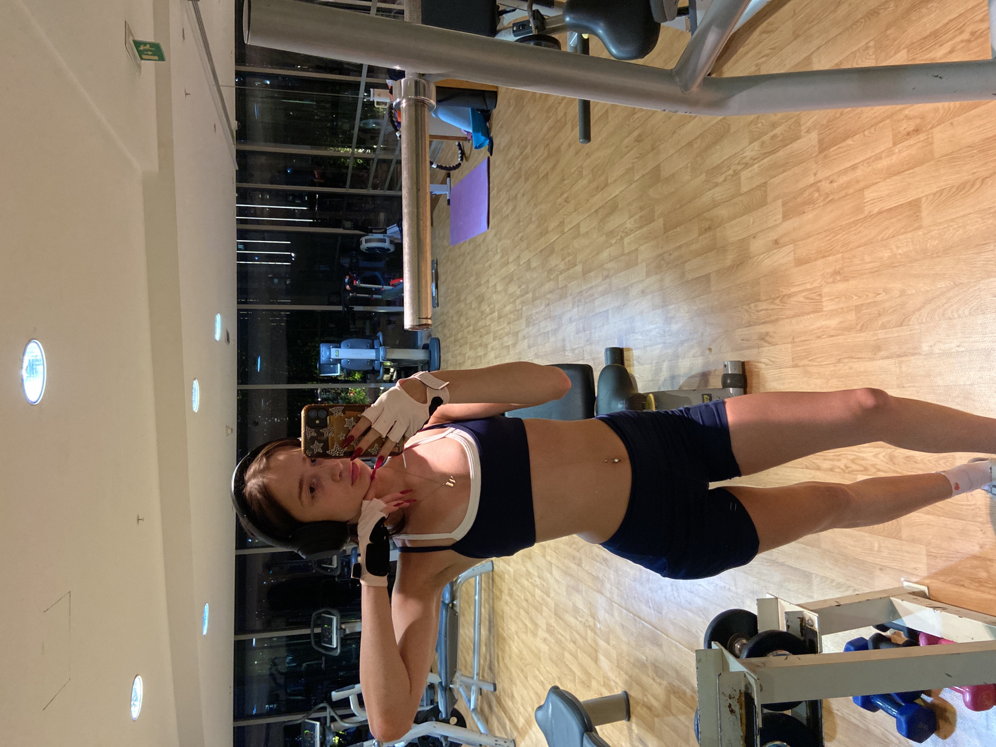 Woman takes gym selfie in Business Bay fitness center