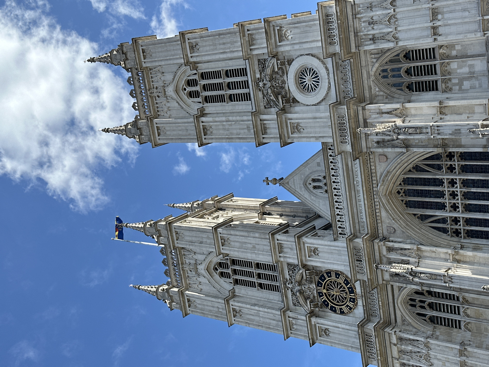 Tourist documents Westminster Abbey and Parliament area walking tour