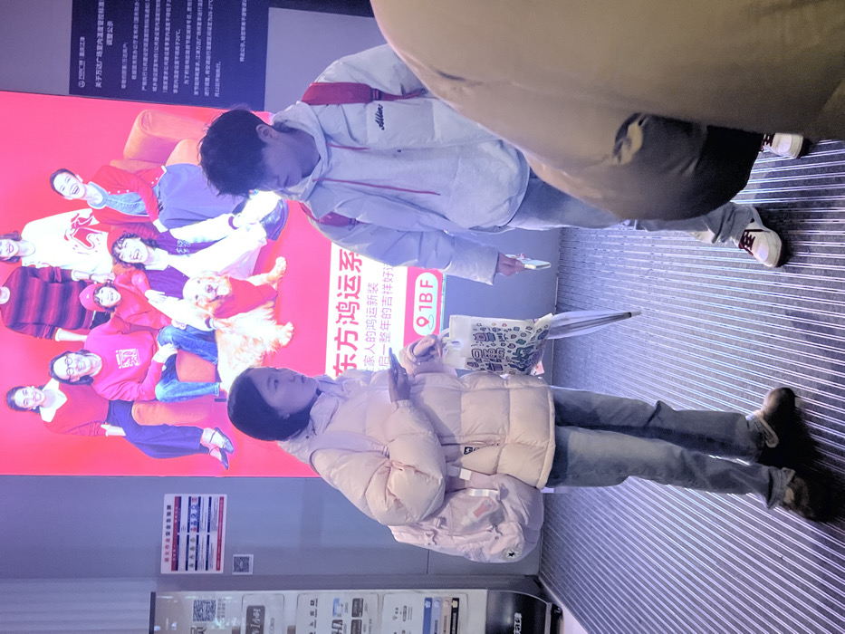 Weekend shopping scenes documented across Jiangjin retail establishments