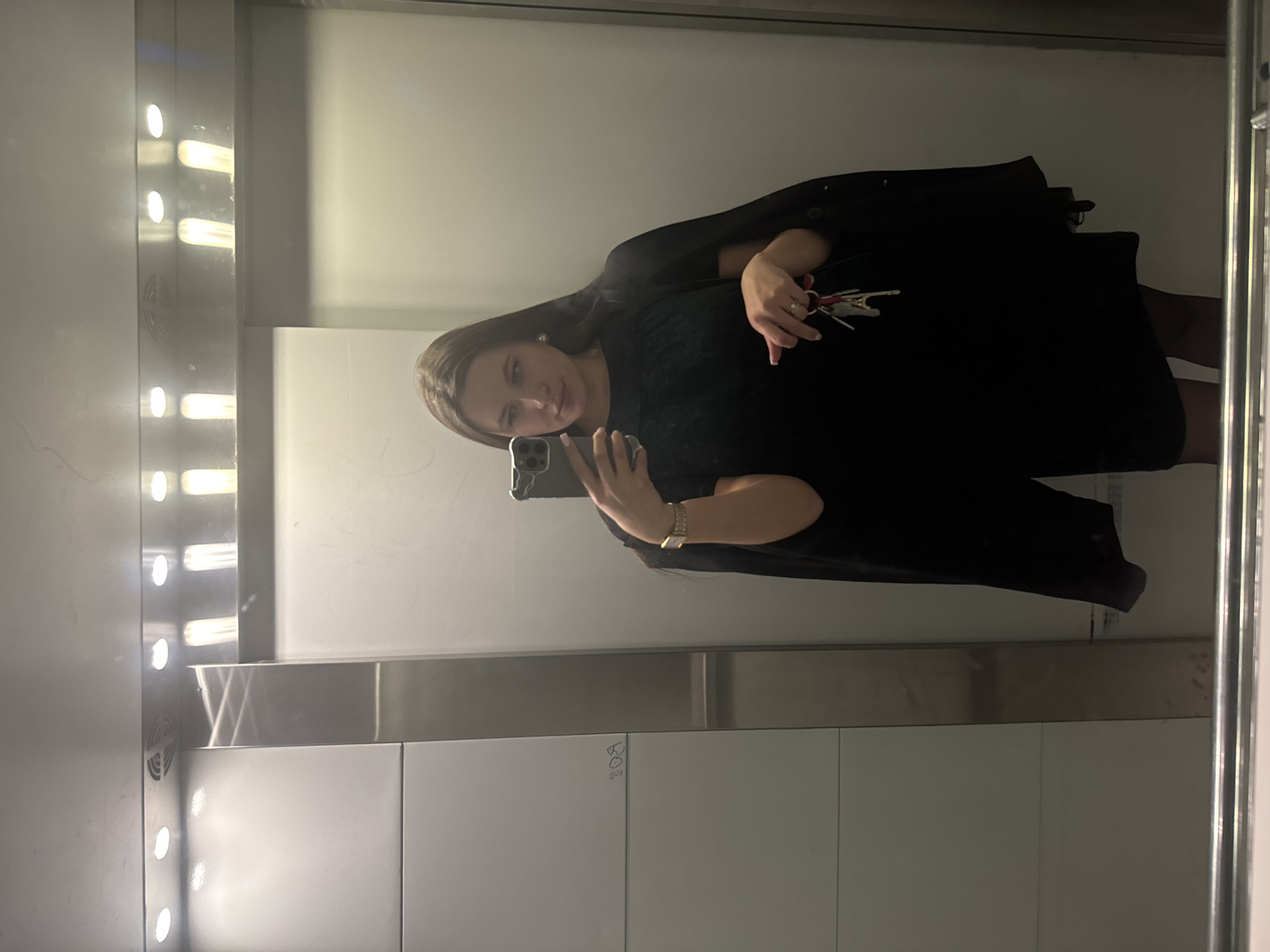 Woman documented across multiple Moscow Oblast locations within 8 minutes