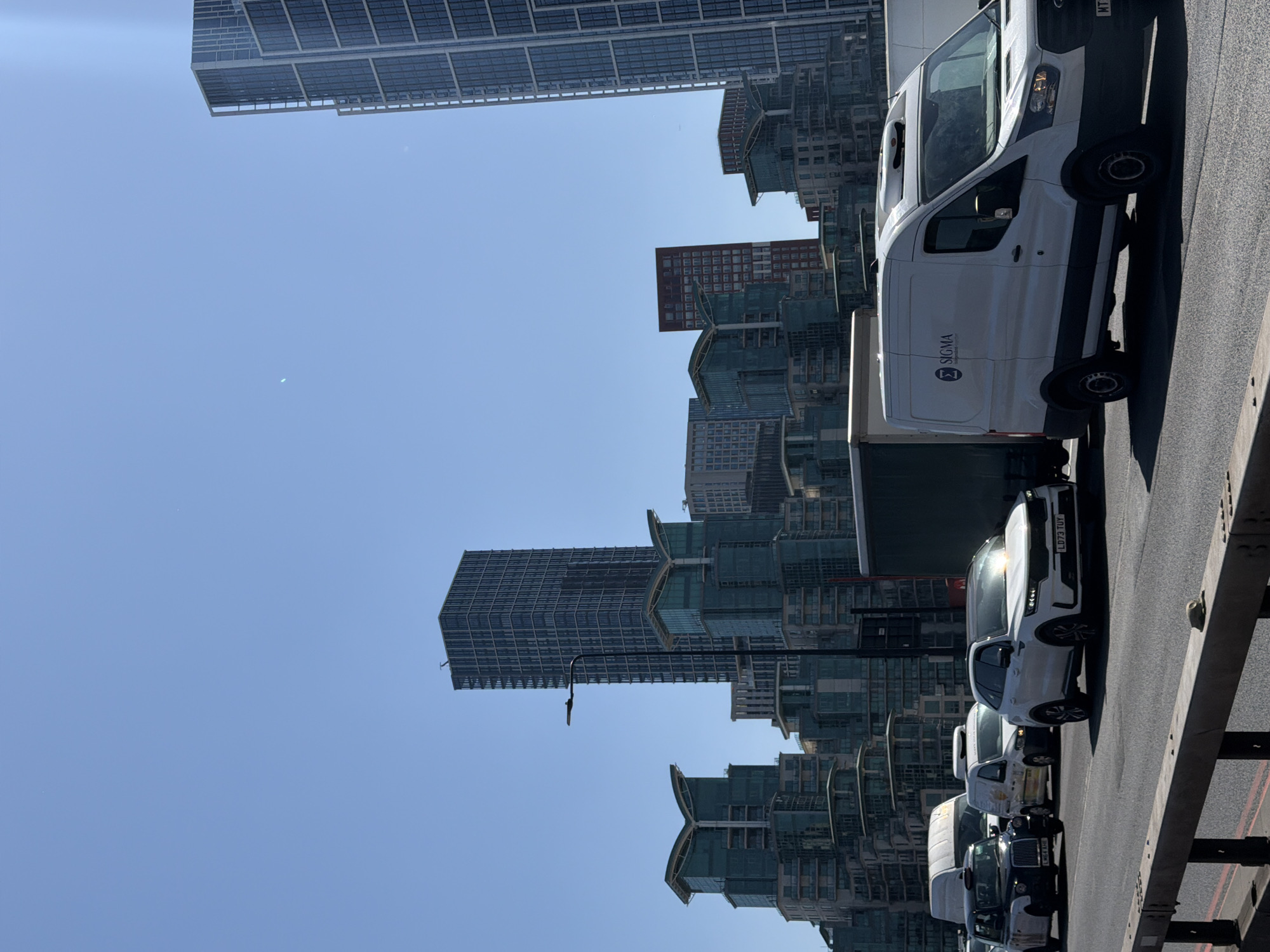 Routine urban moments captured across central London Wednesday morning