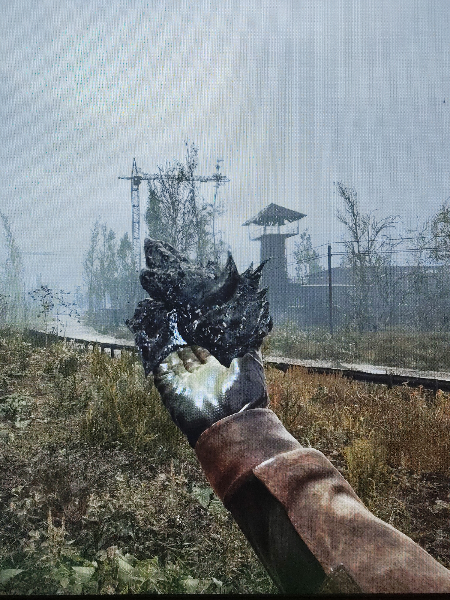Gaming session screenshots capture spiky object in desolate environment