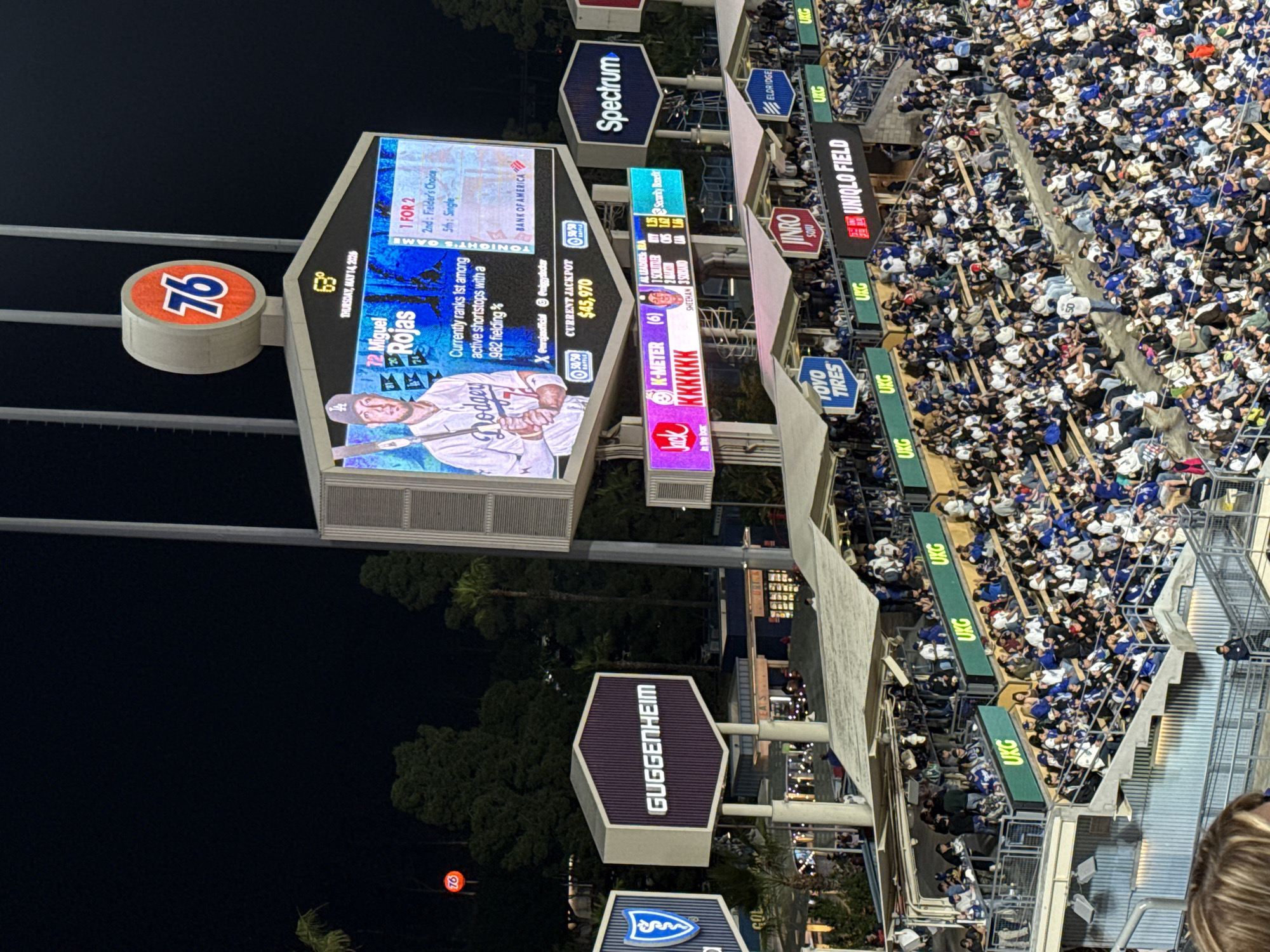 Night baseball game draws full crowd at Dodger Stadium