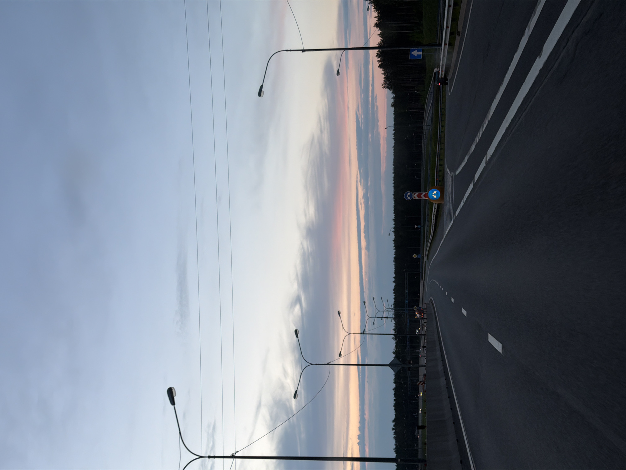 Evening highway scenes documented in Steklyannyi, Russia