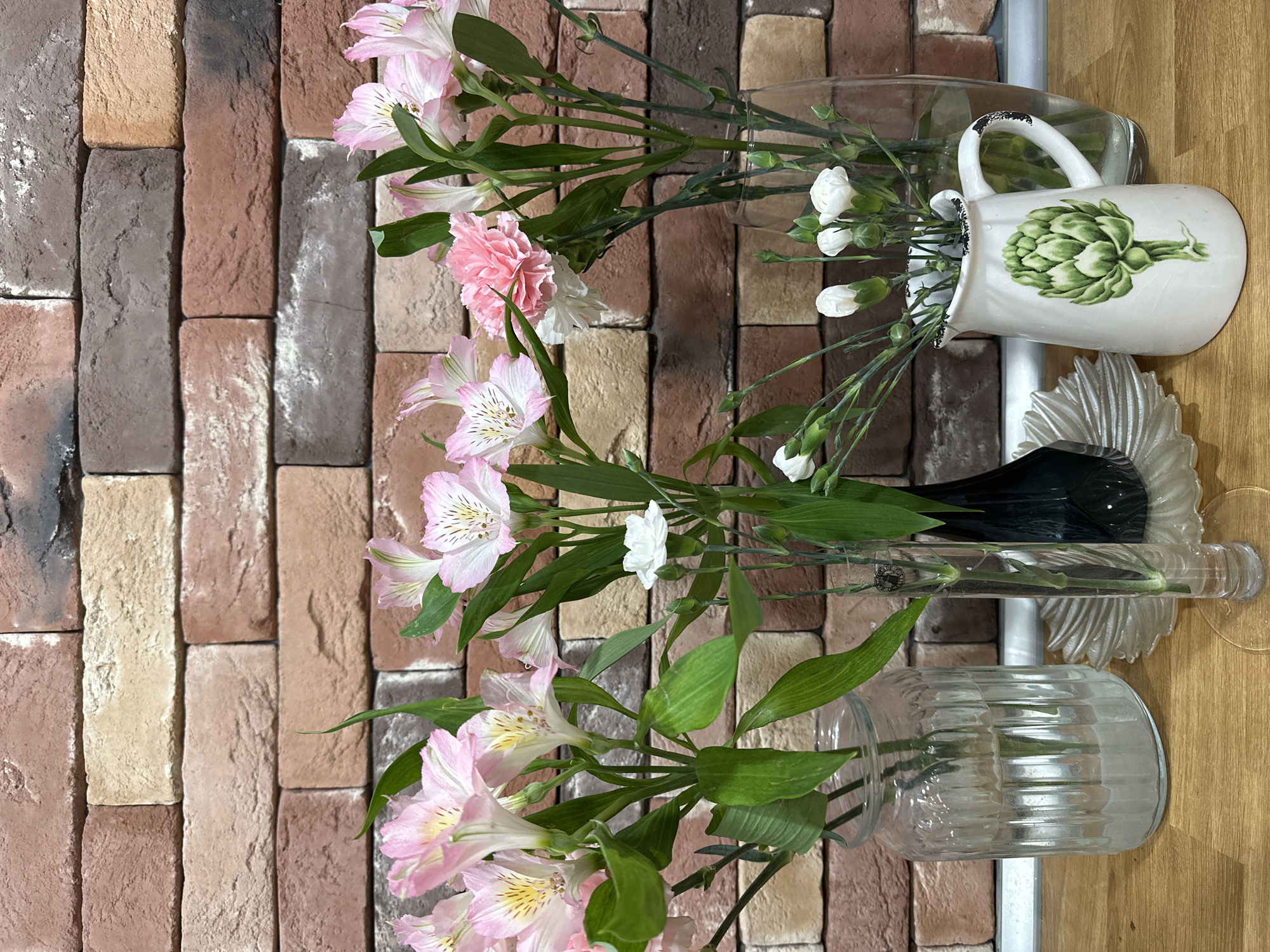 Afternoon snapshots captured in Votkinsk include flowers, ice cream, buildings