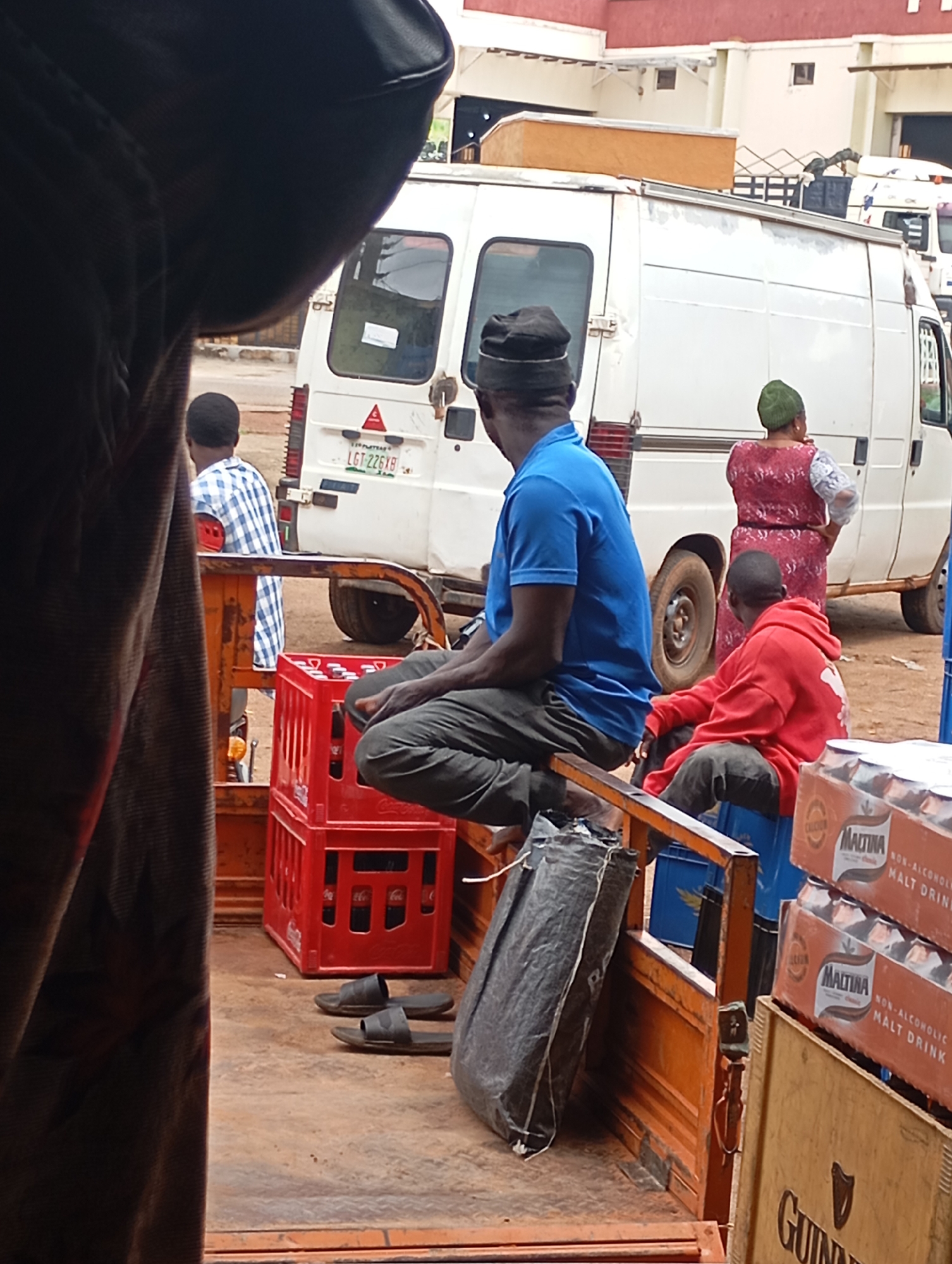 Street life and goods distribution in Shendam, Nigeria