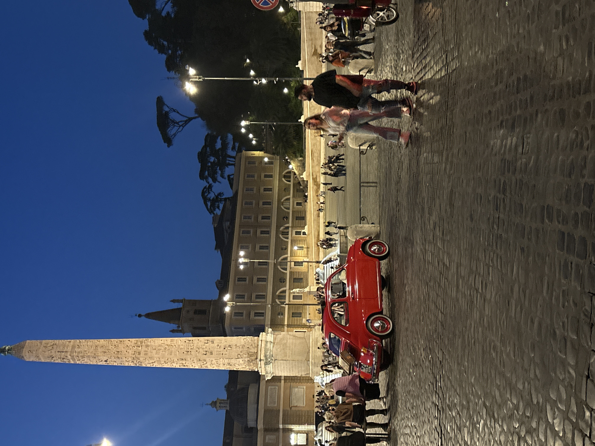 Evening scenes captured at Rome's Piazza del Popolo