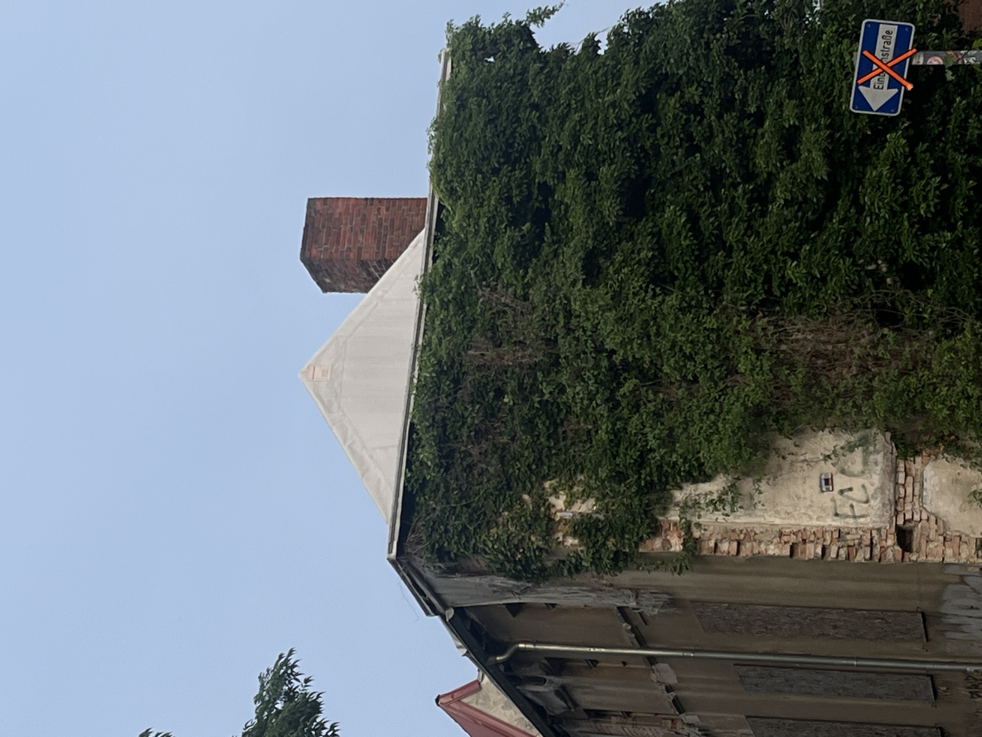 Evening documentation of Köpenick district buildings and dining venues