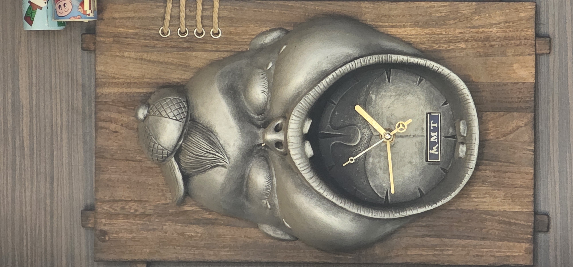 Face-shaped wall clock spotted in Vratsa, Bulgaria