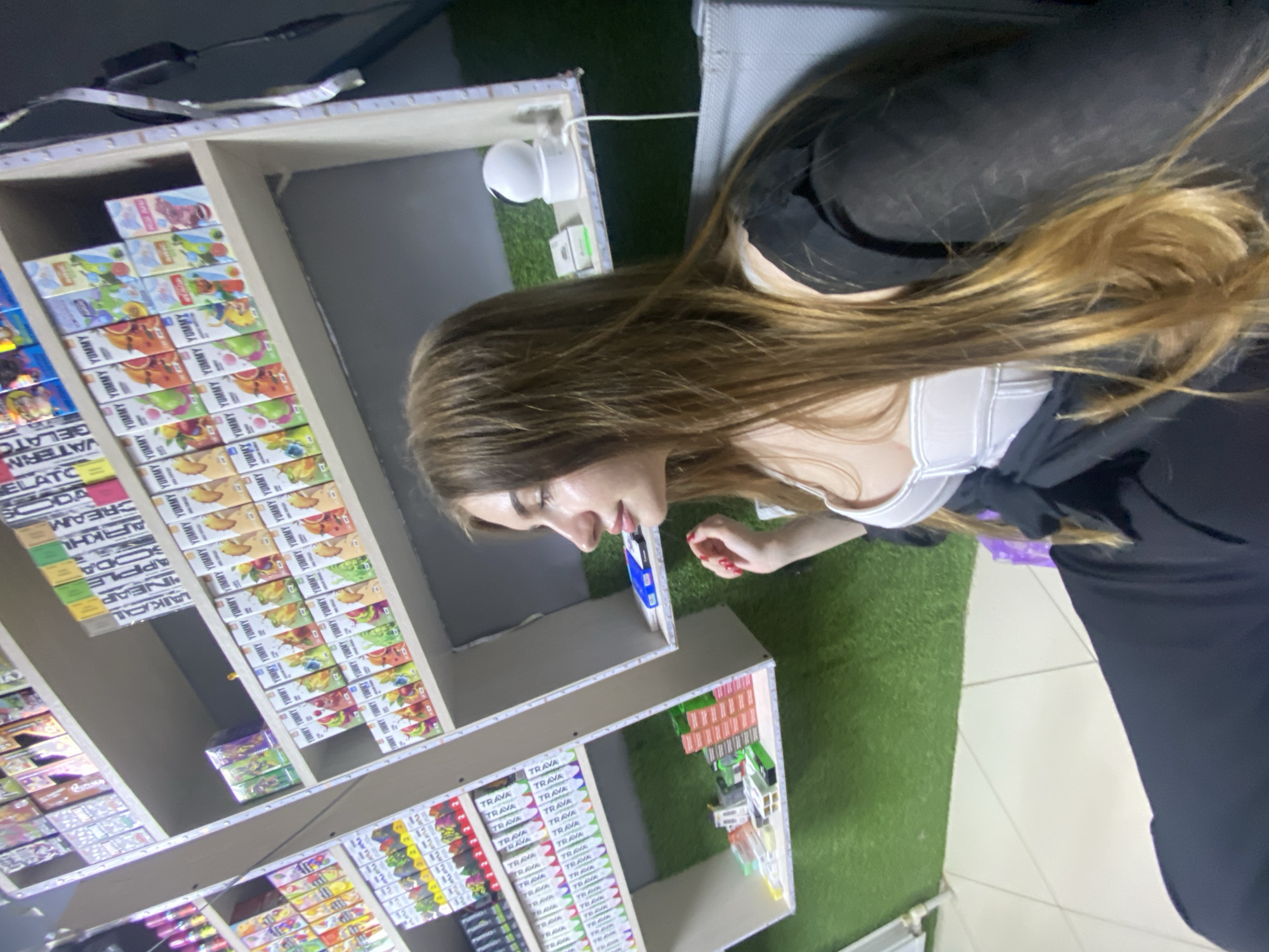 Woman documents 19th birthday celebration in selfies, Дьяково Russia