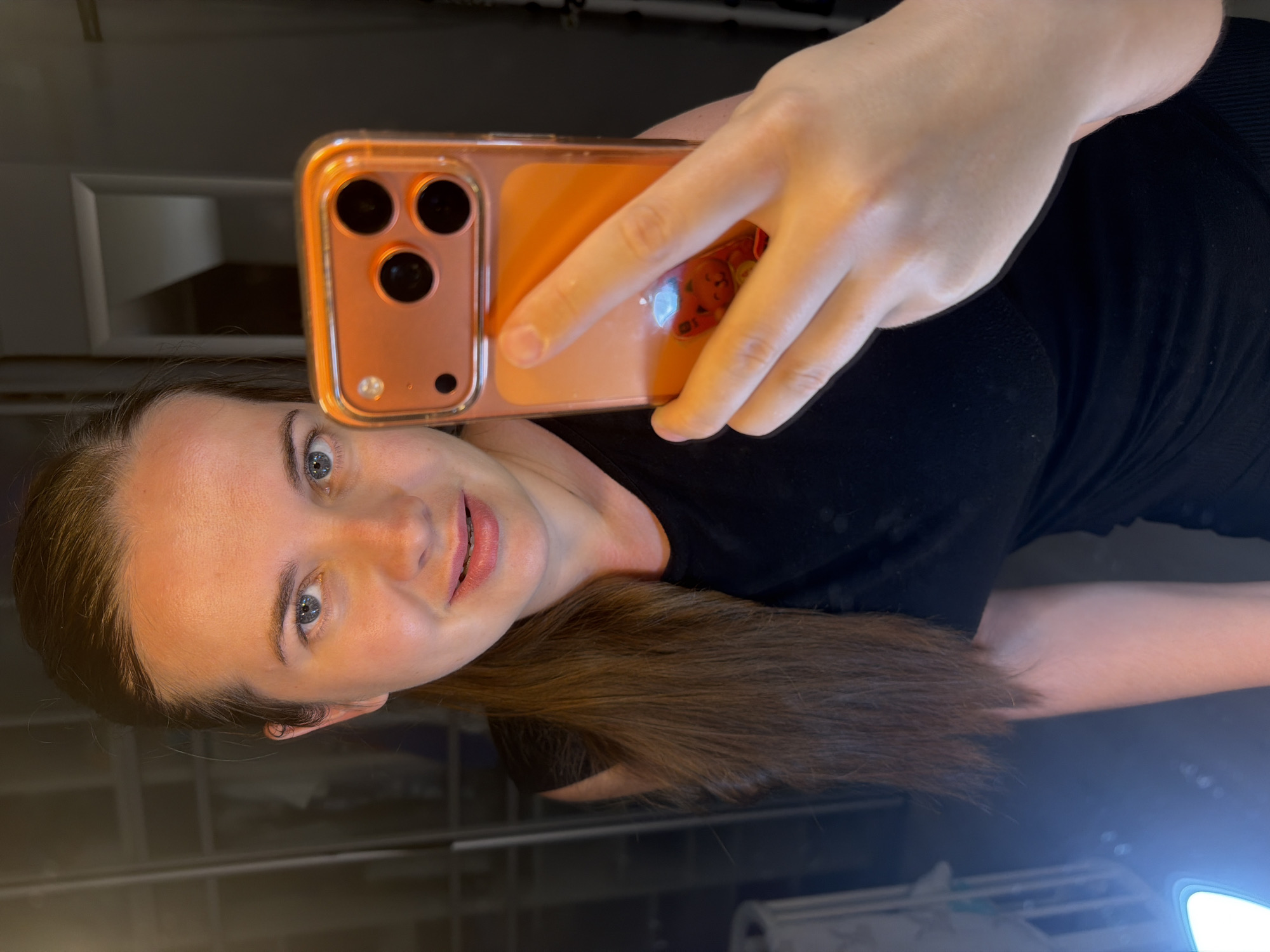Woman takes mirror selfies with flowers in Sochi