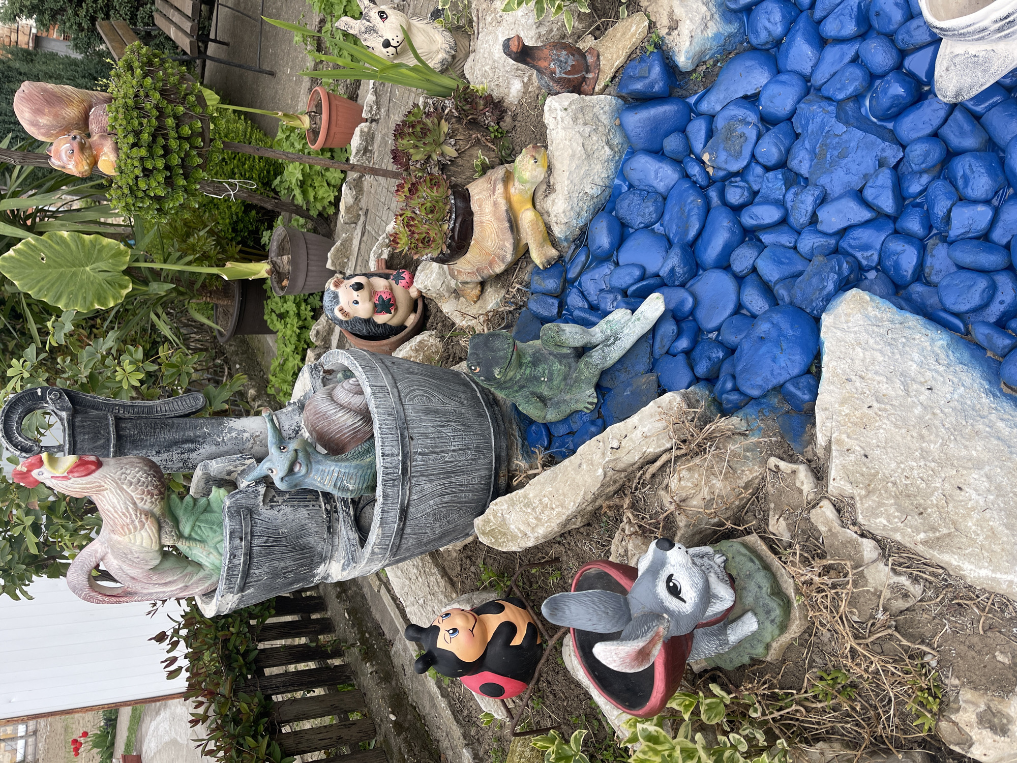 Private garden and home features documented in Somovit, Bulgaria