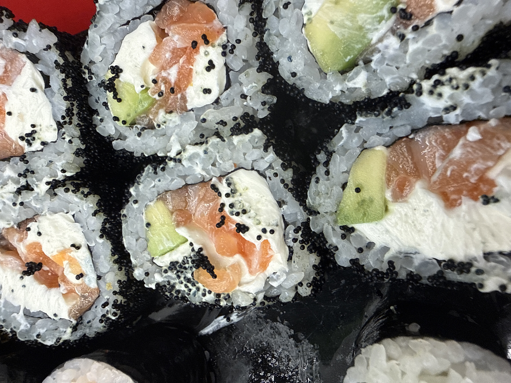 Couple enjoys sushi lunch at Moscow food court