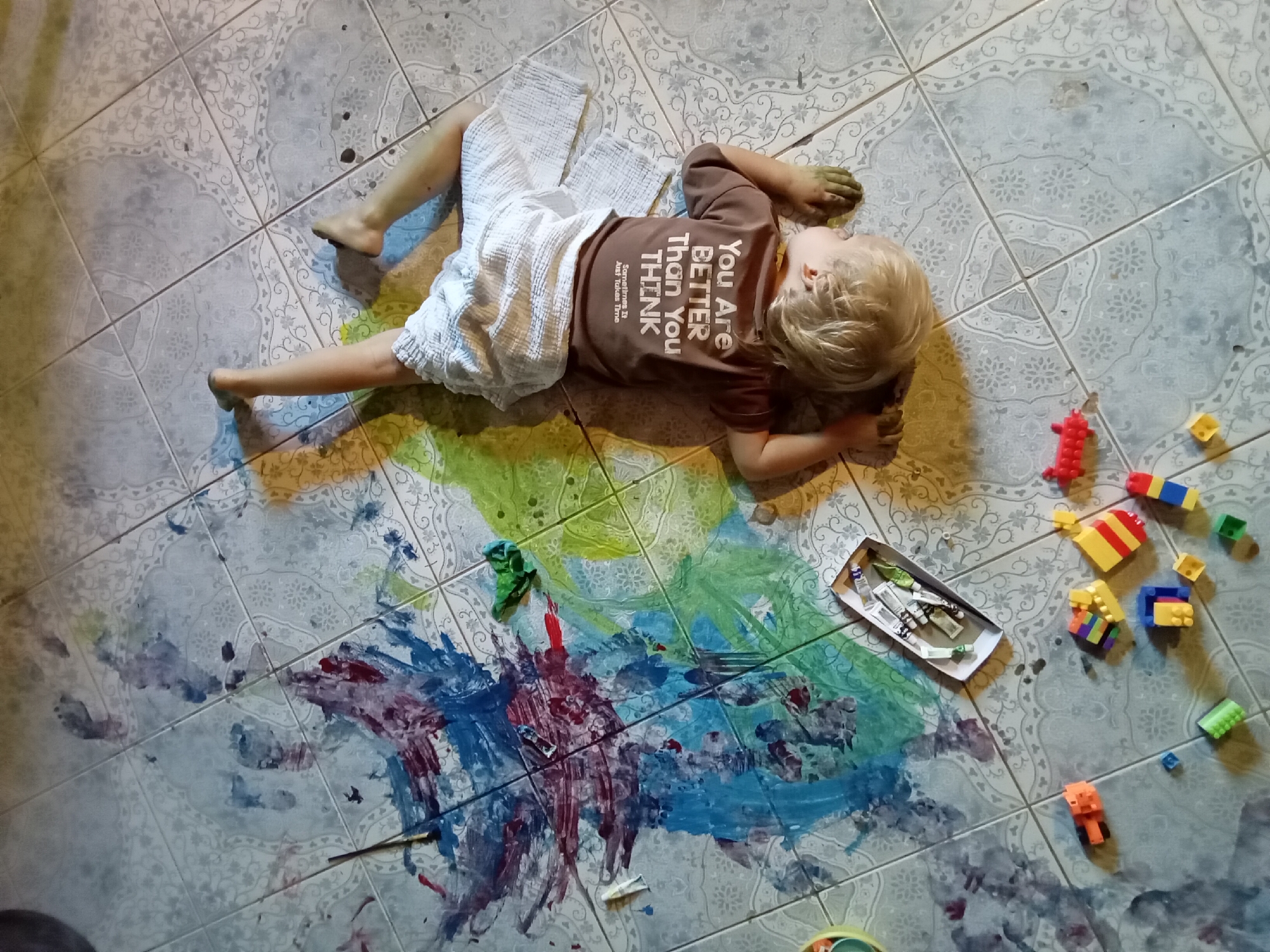Child found amid paint spread on floor in Ko Siboya