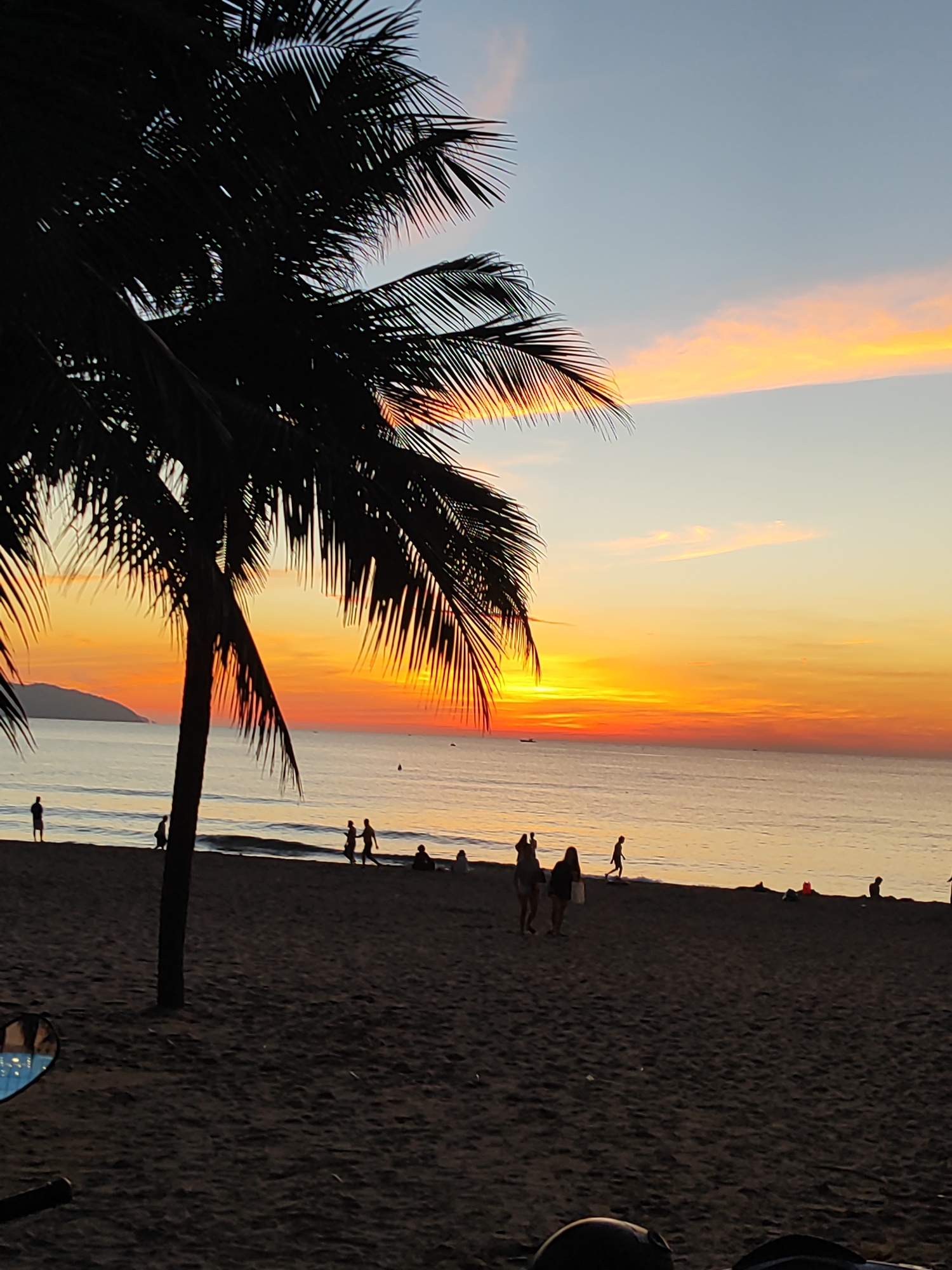Sunset and wedding photography at My Khe Beach, Đà Nẵng