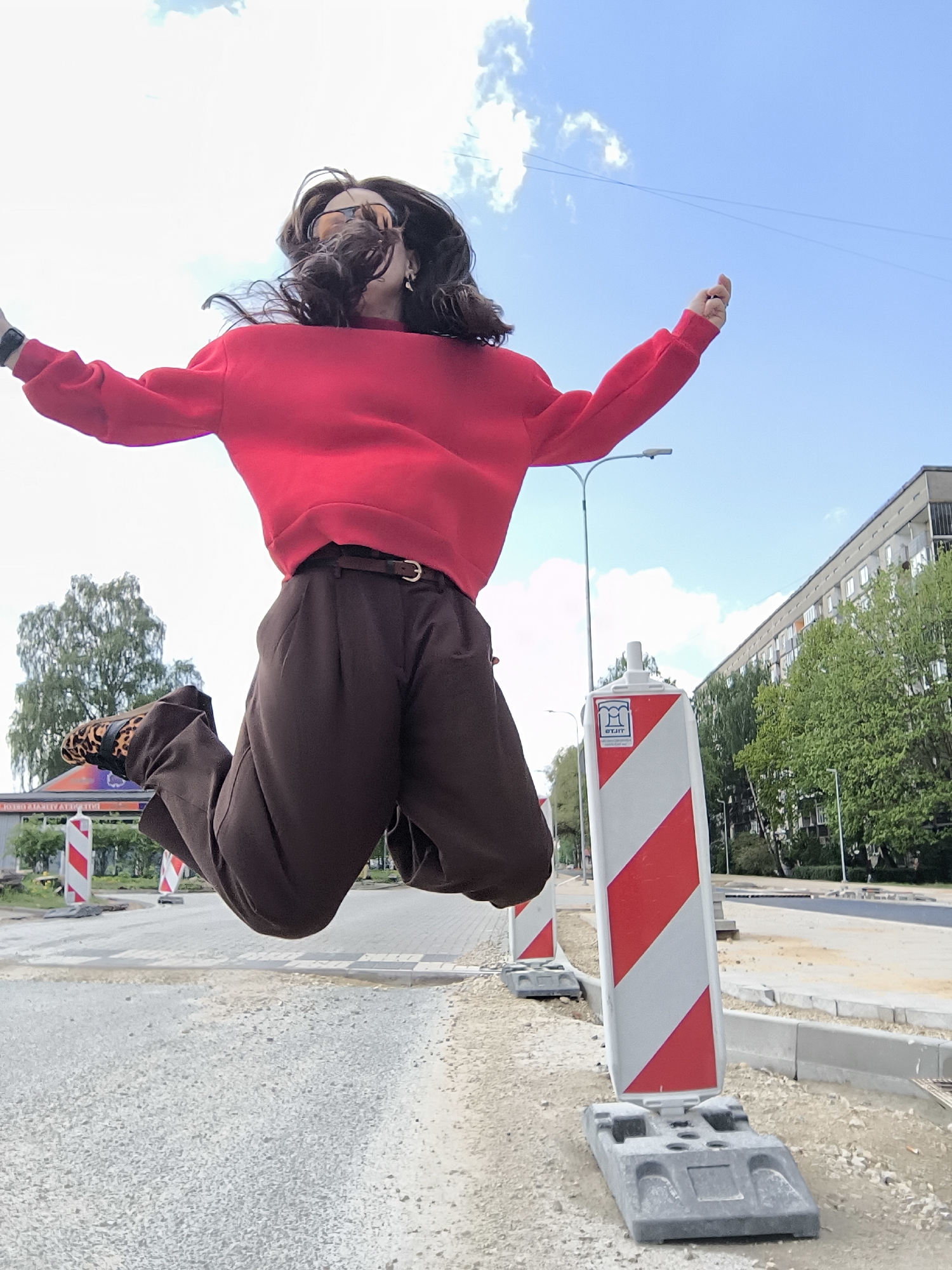 Woman captured jumping near construction site in Riga