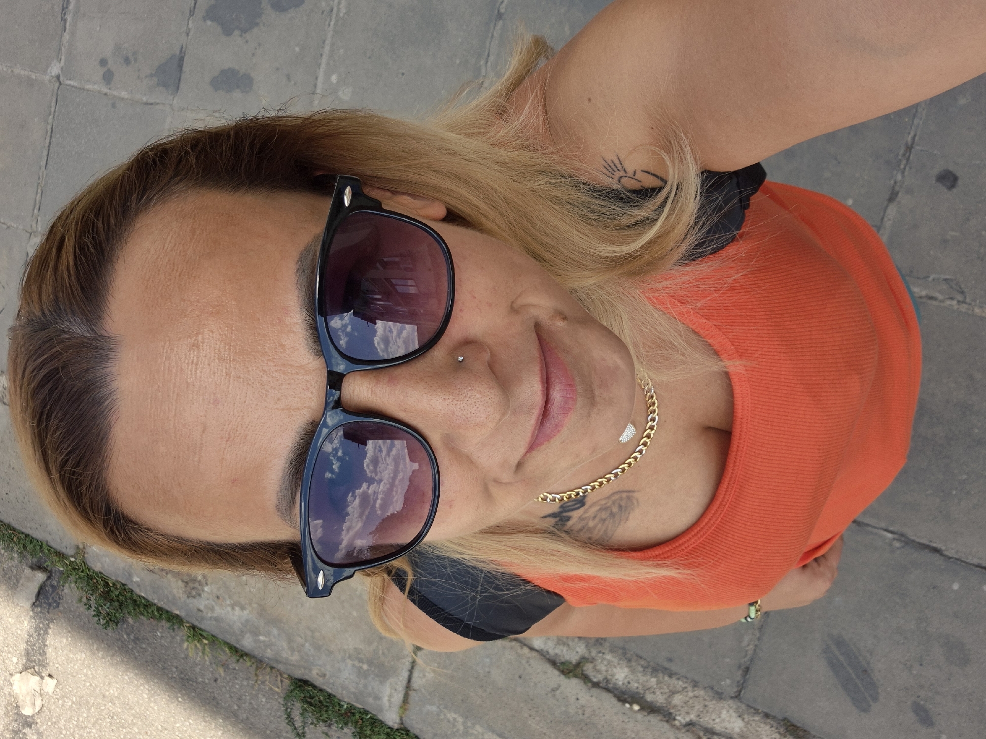 Outdoor selfies and gym session on a summer afternoon