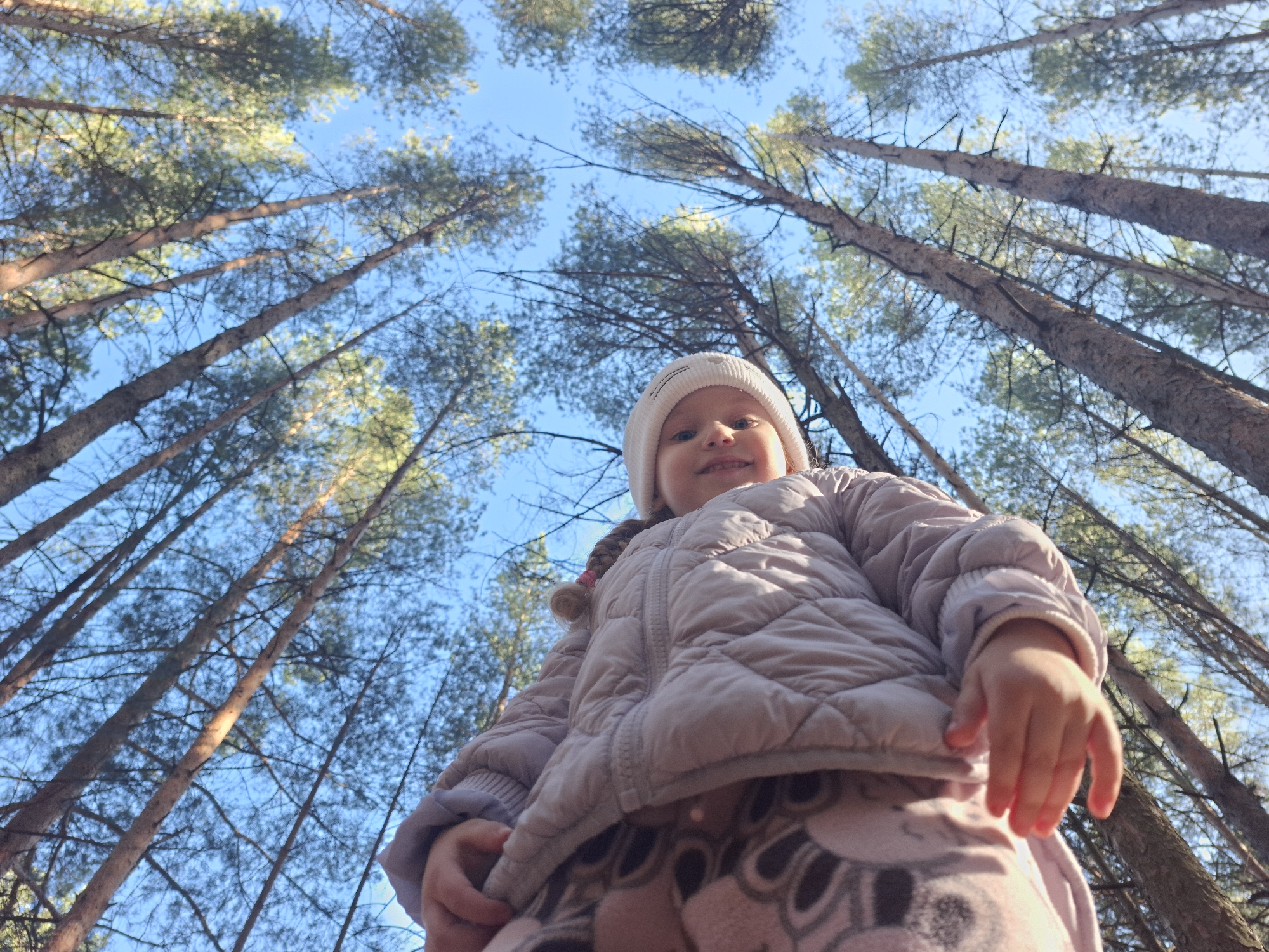 Family afternoon documented across parks in Chaikovsky, Russia