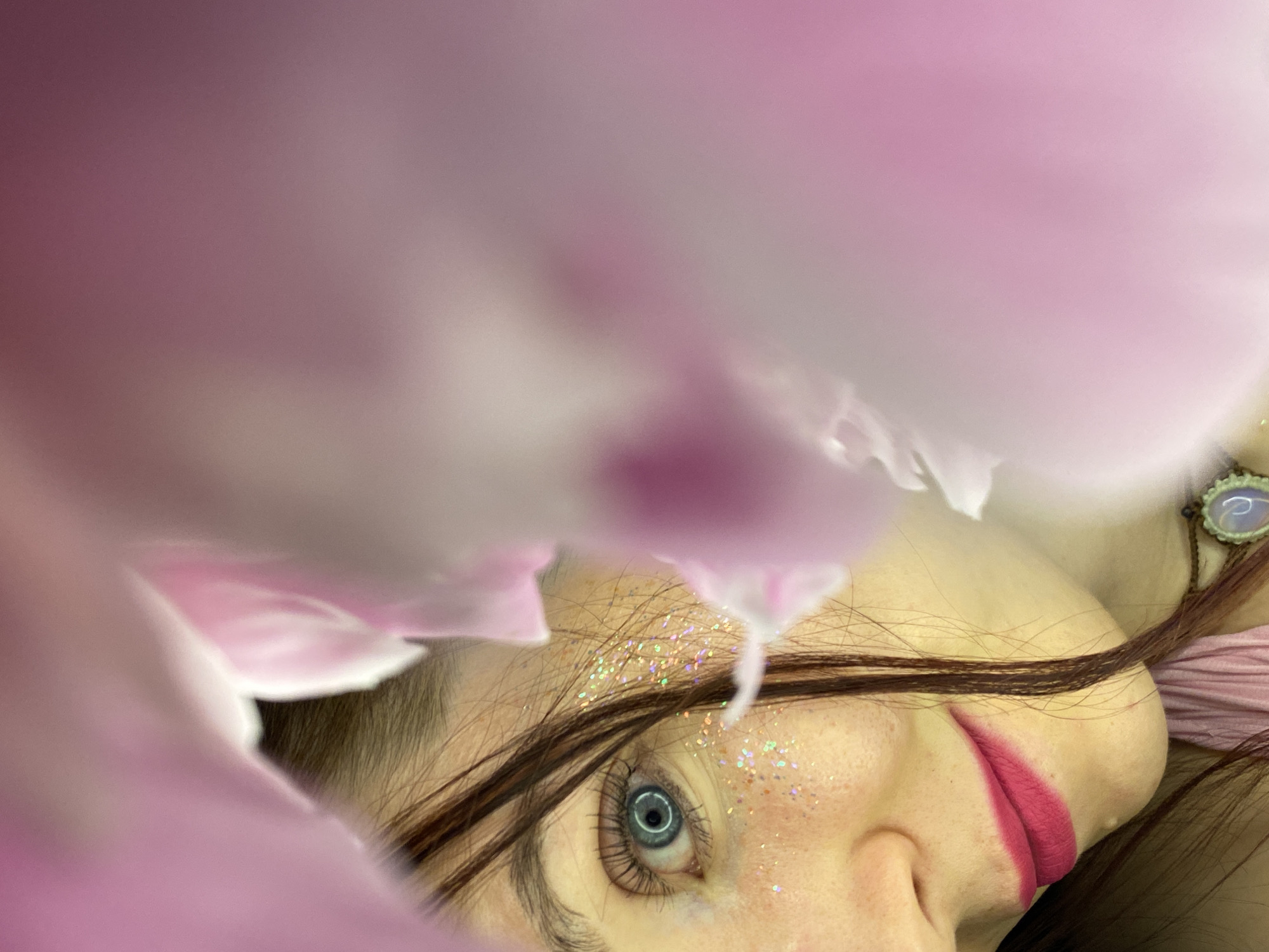 Artistic peony portrait session documented in Chaikovsky, Russia