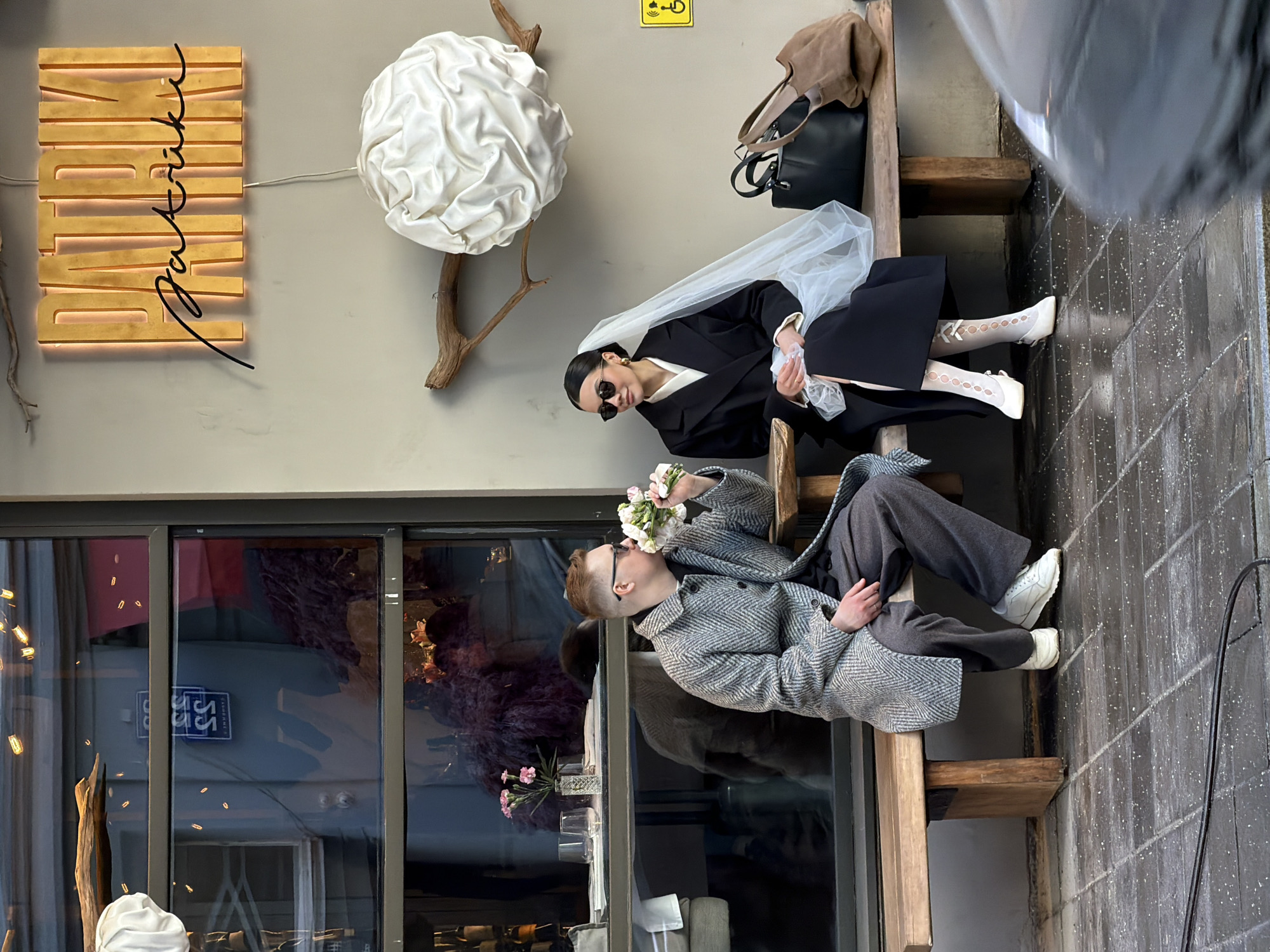 Moscow residents enjoy sunny afternoon in city center cafes