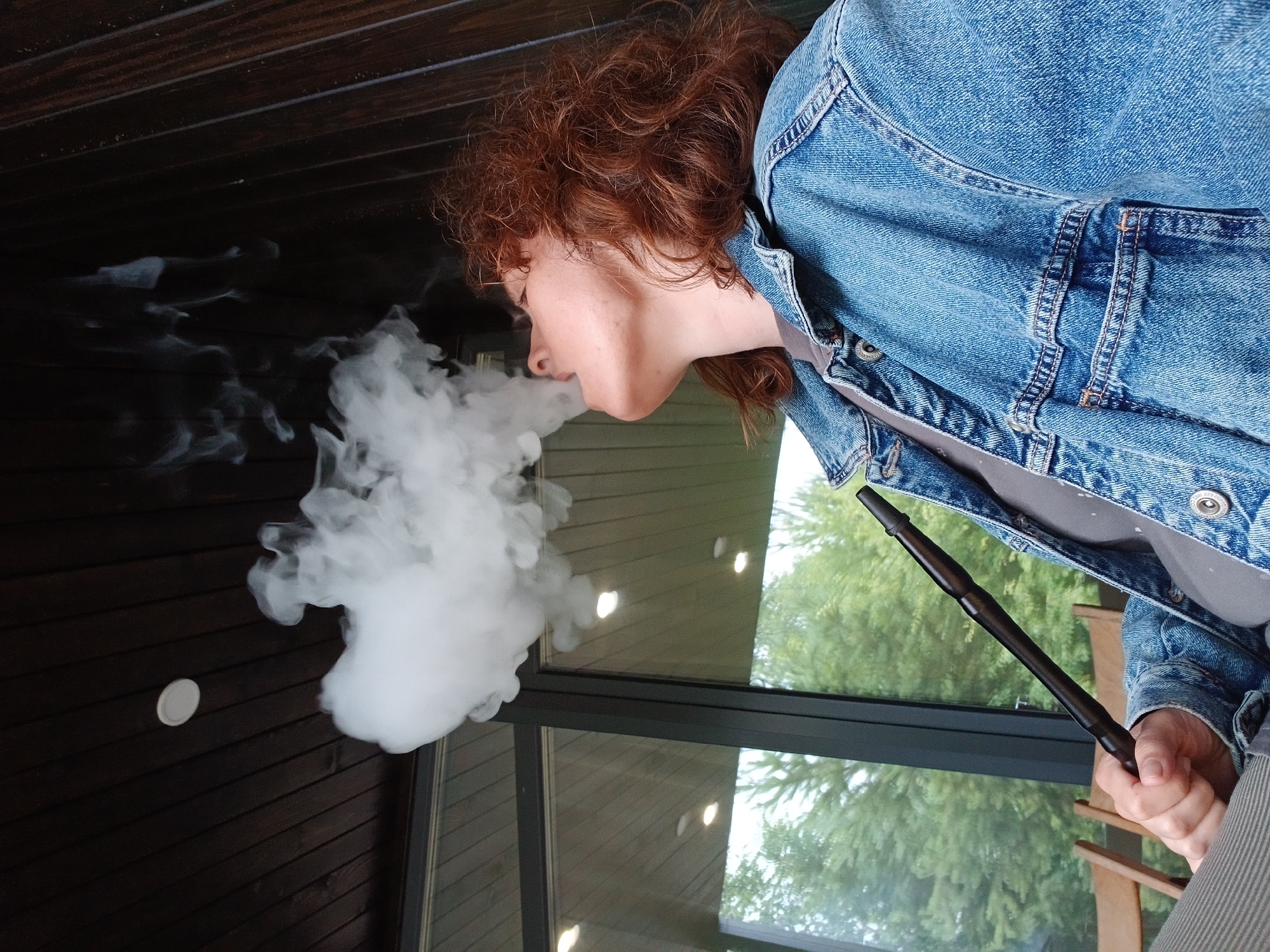 Rainy backyard cookout and hookah session in Verkhneye Dubrovo