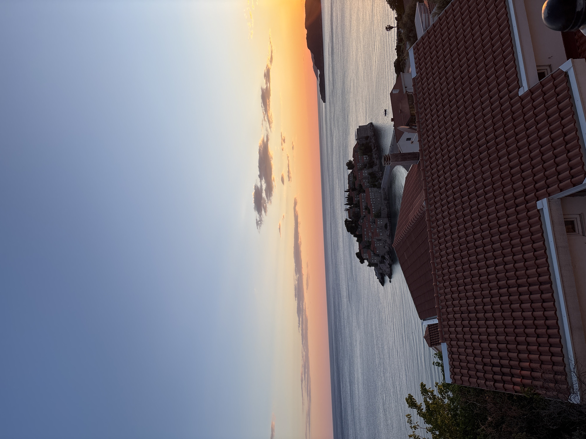 Adriatic coastal sunset drive documented by multiple witnesses