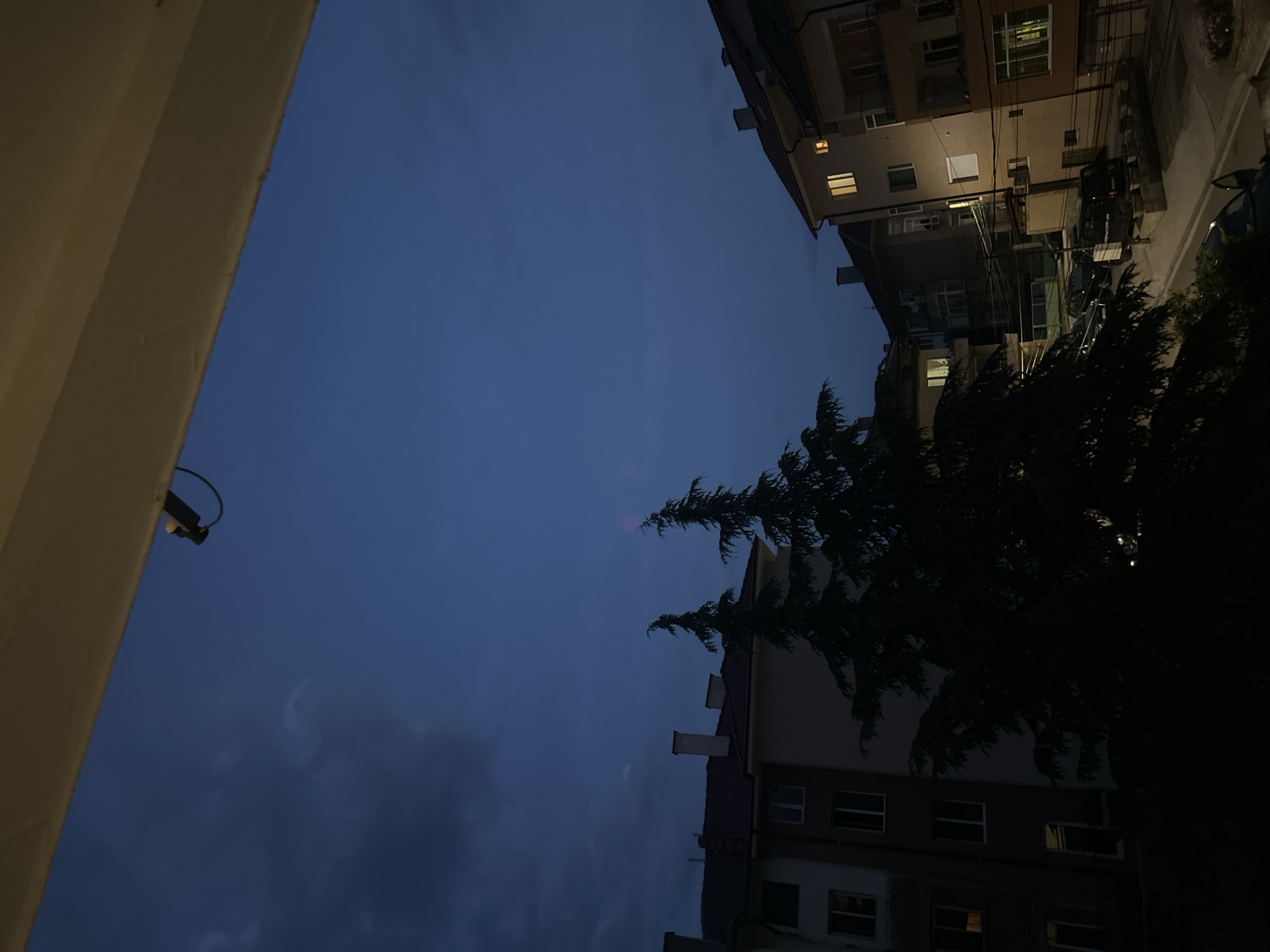 Urban observer documents routine evening moments across two hours