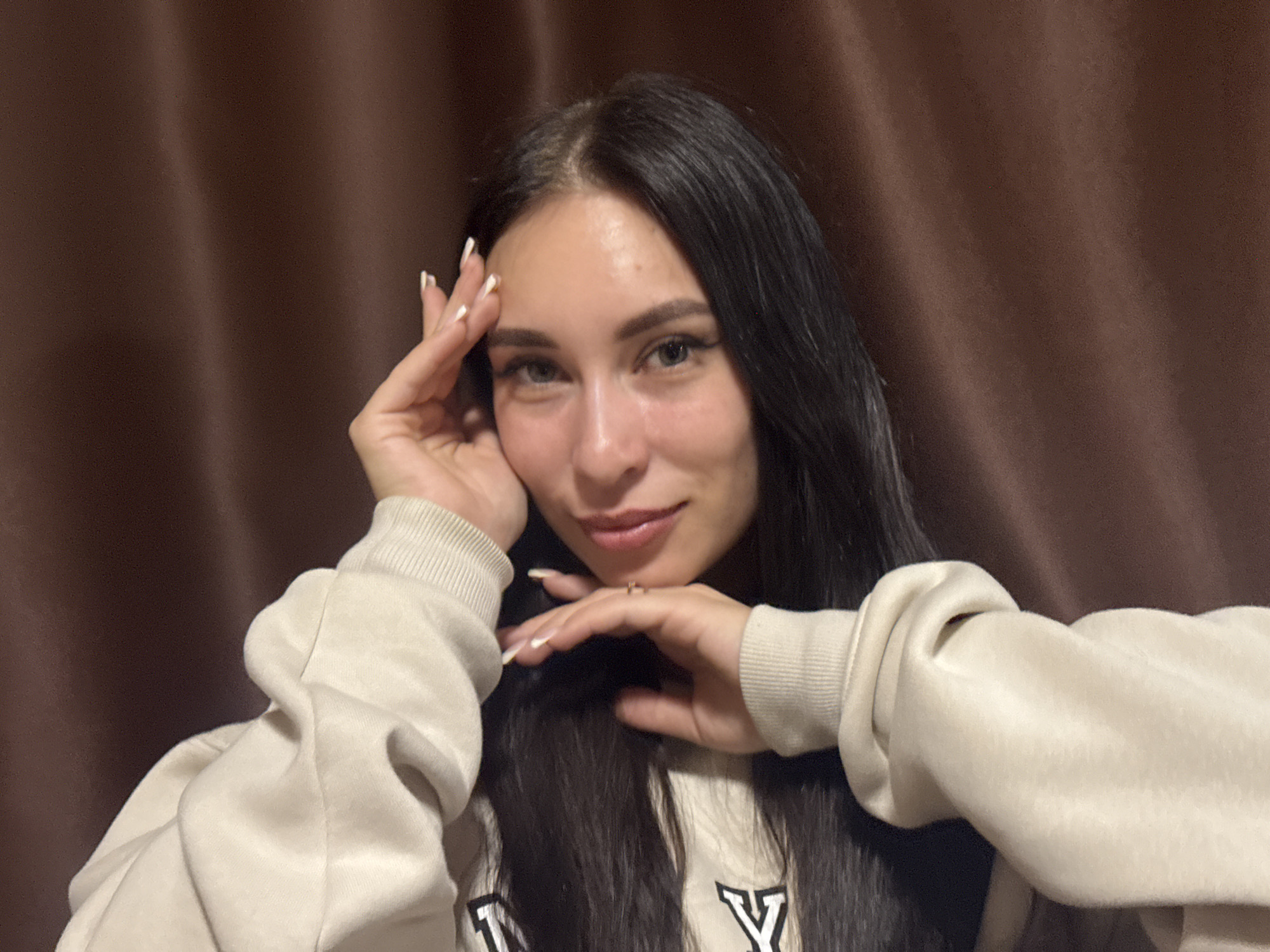 Casual photo session with cat in Chaikovsky home