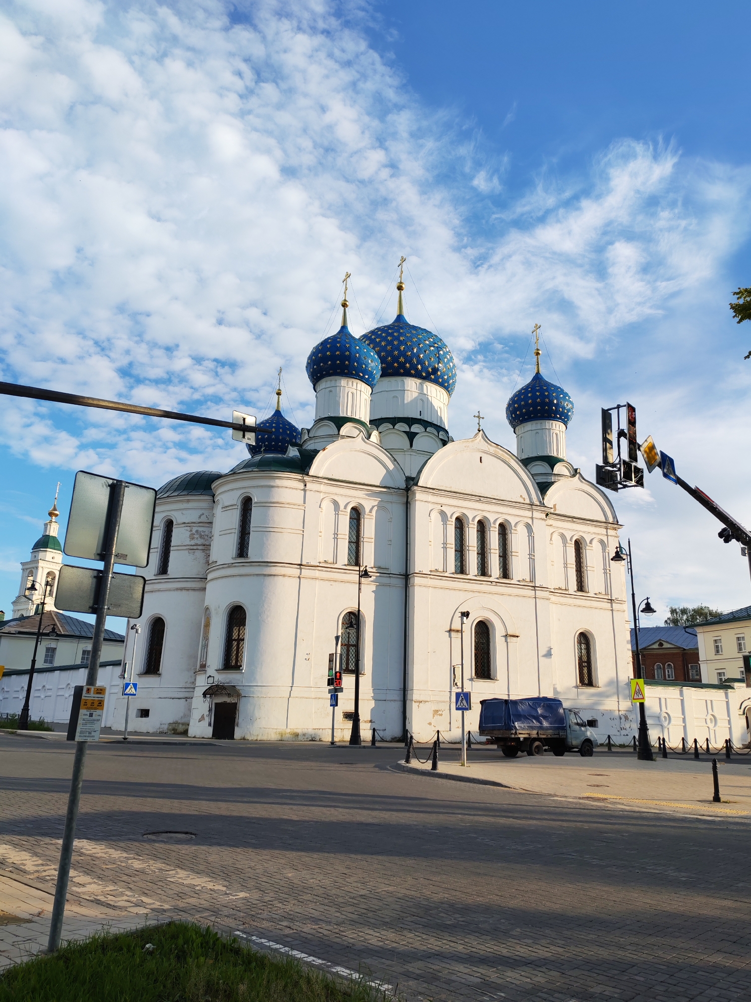 Gold-starred blue domes crown Selivanovo's Orthodox cathedral