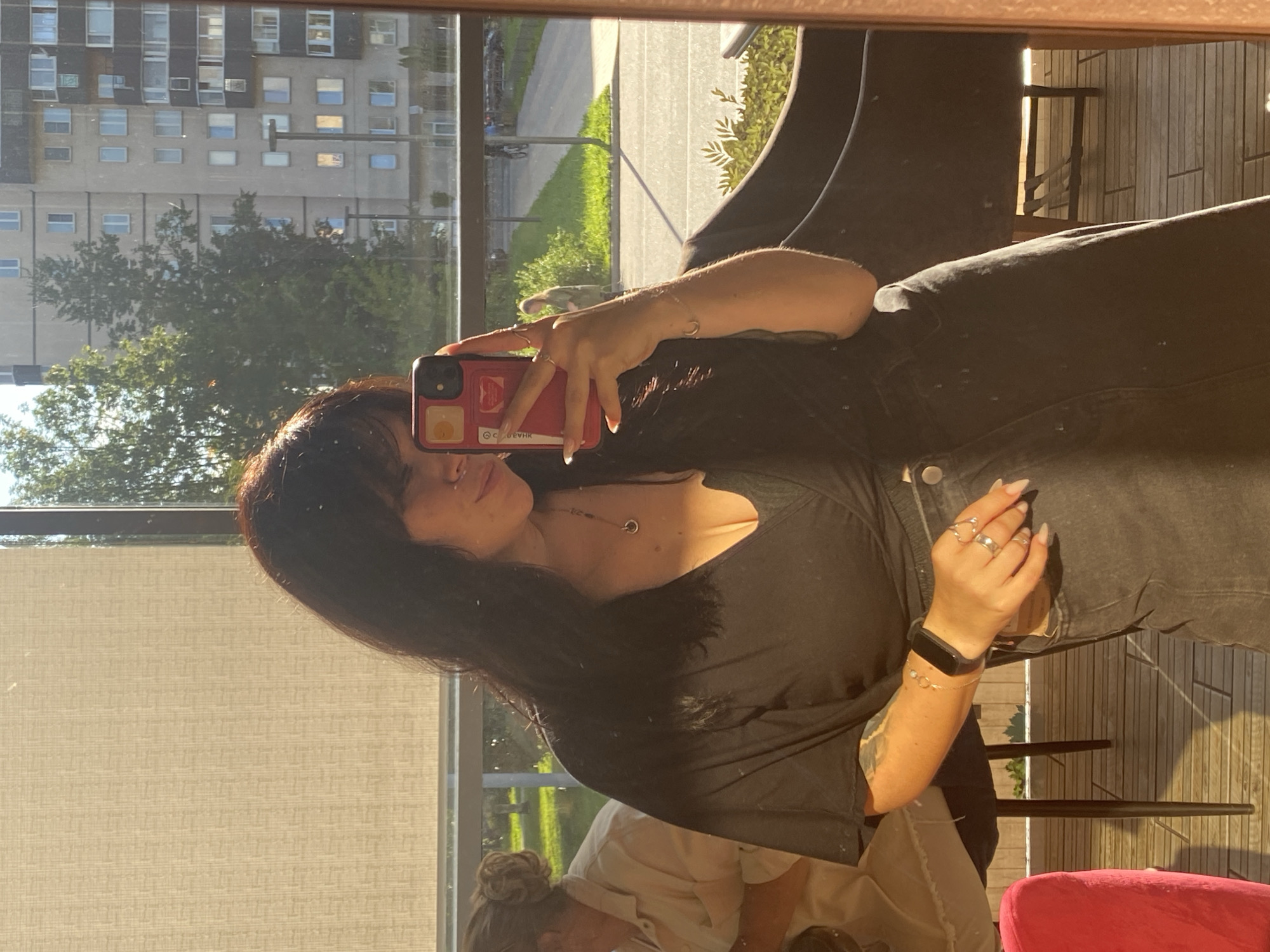 Afternoon café stop in Saint Petersburg, drinks and selfies