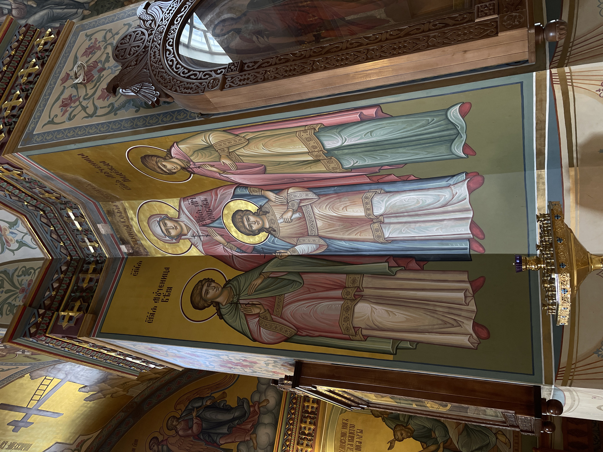Orthodox church interiors documented in Moscow