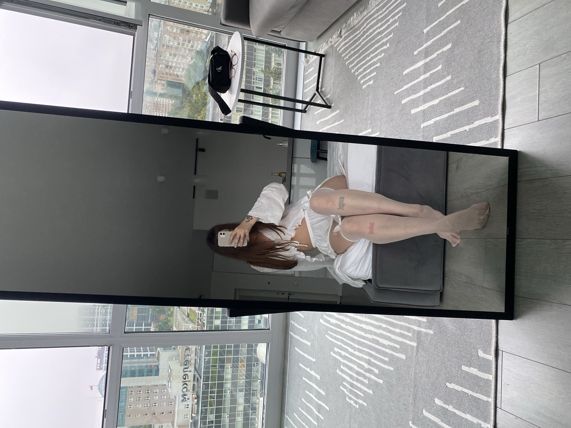 Apartment selfies and street moments across an Izhevsk evening