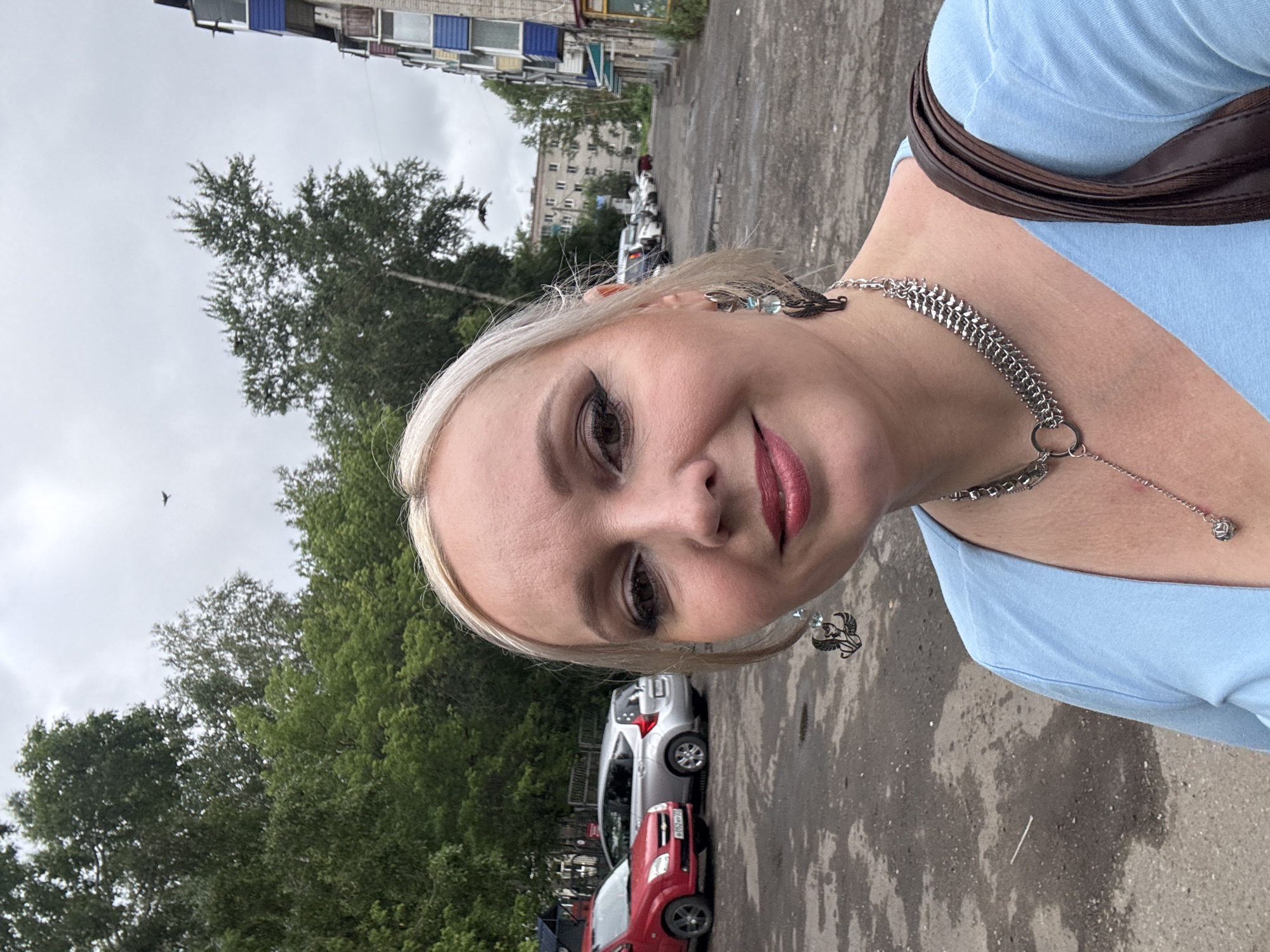 Selfies and studio snapshots from a Komsomolsk-on-Amur beauty spot