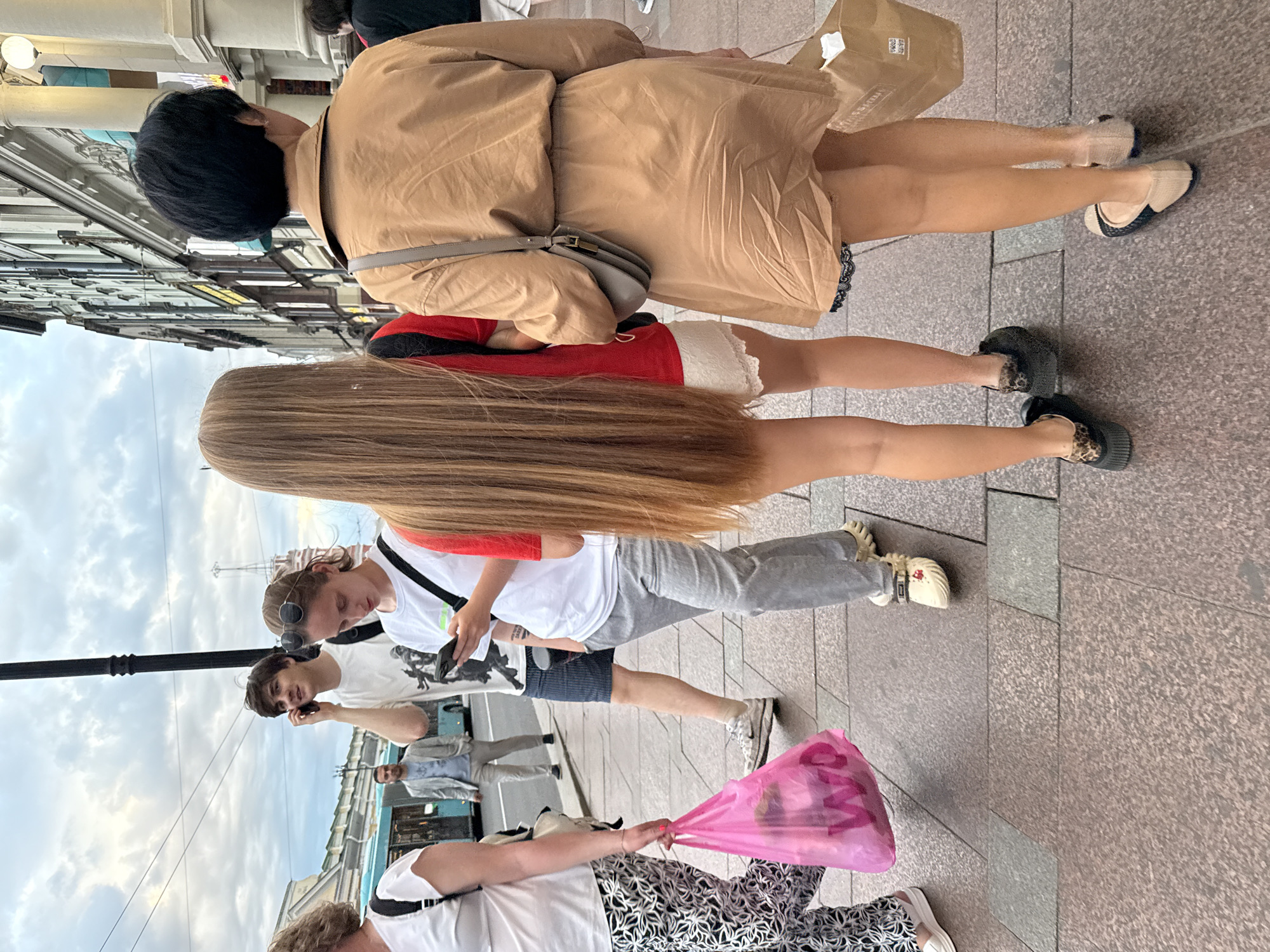 Live street band draws dancers along Nevsky Prospekt