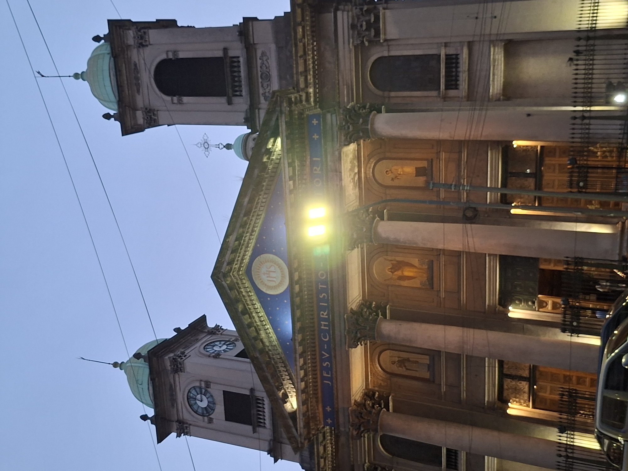 Evening scenes captured at Buenos Aires basilica and streets