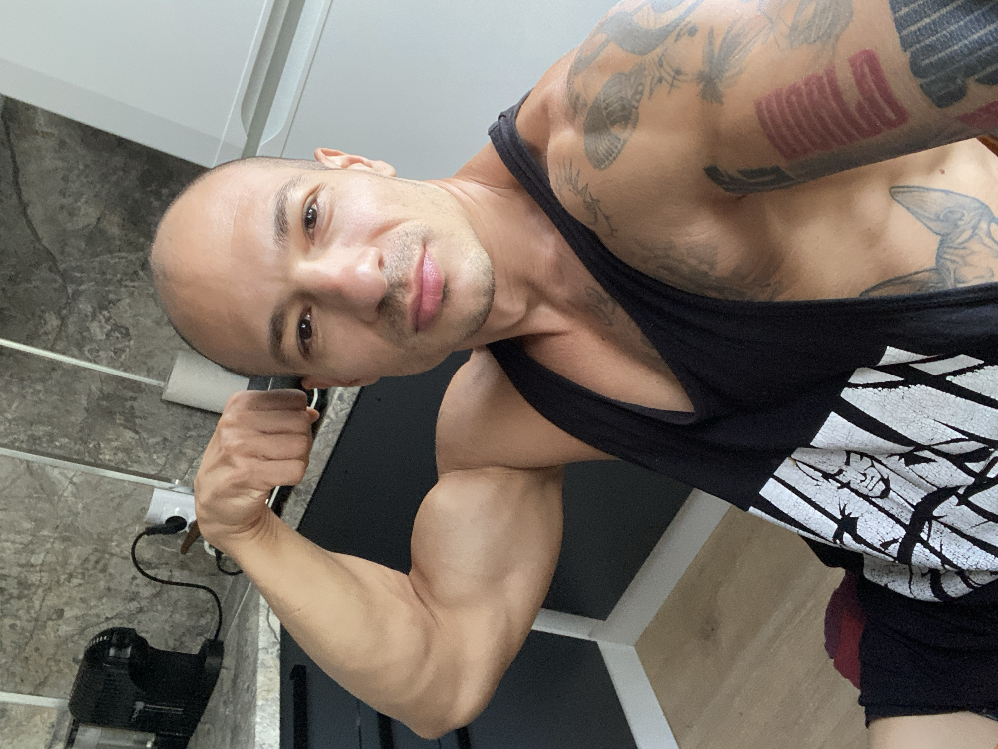Indoor flex selfie in Pleven, Bulgaria.
