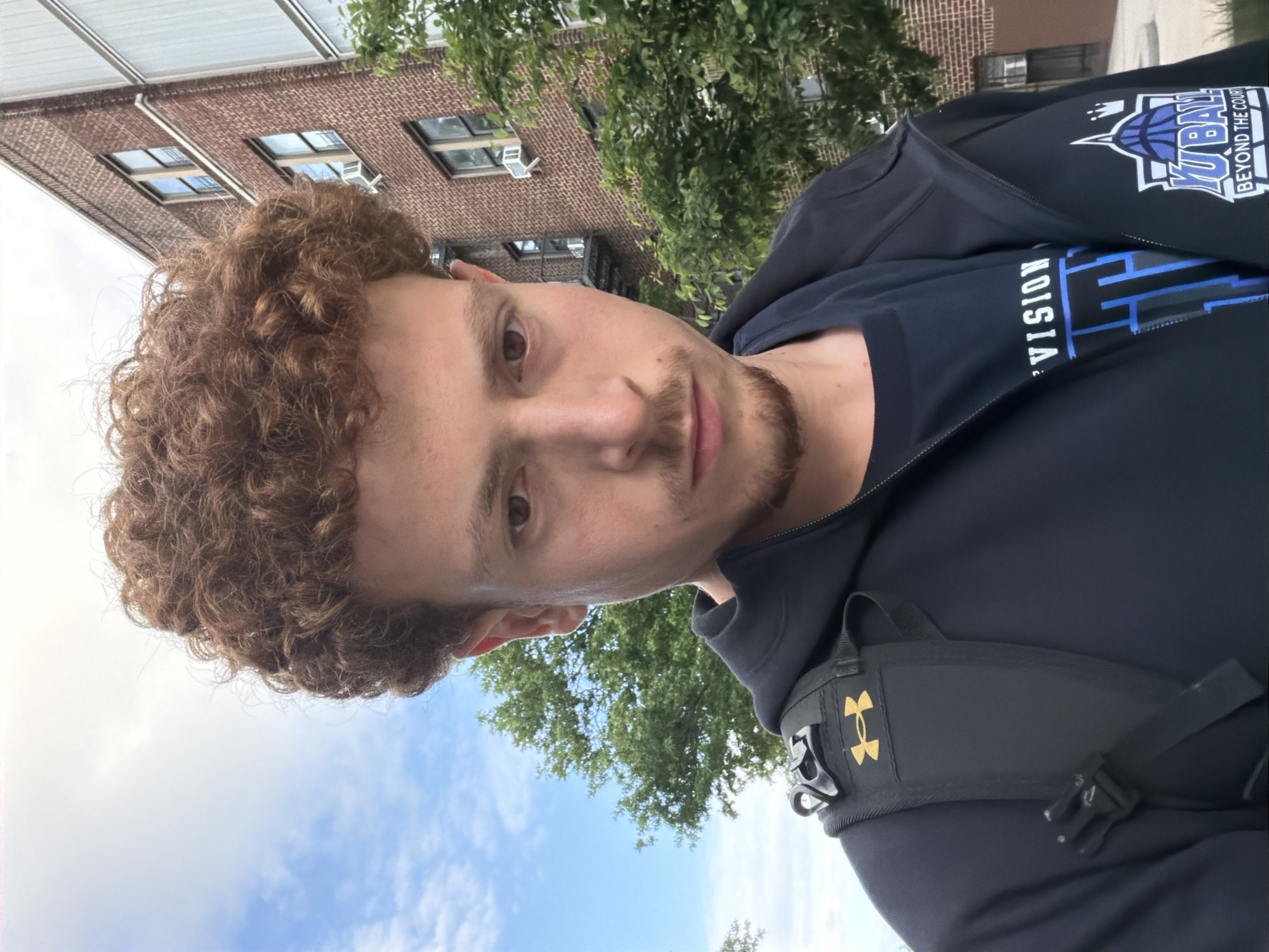 Man spotted near NYC museum on clear morning
