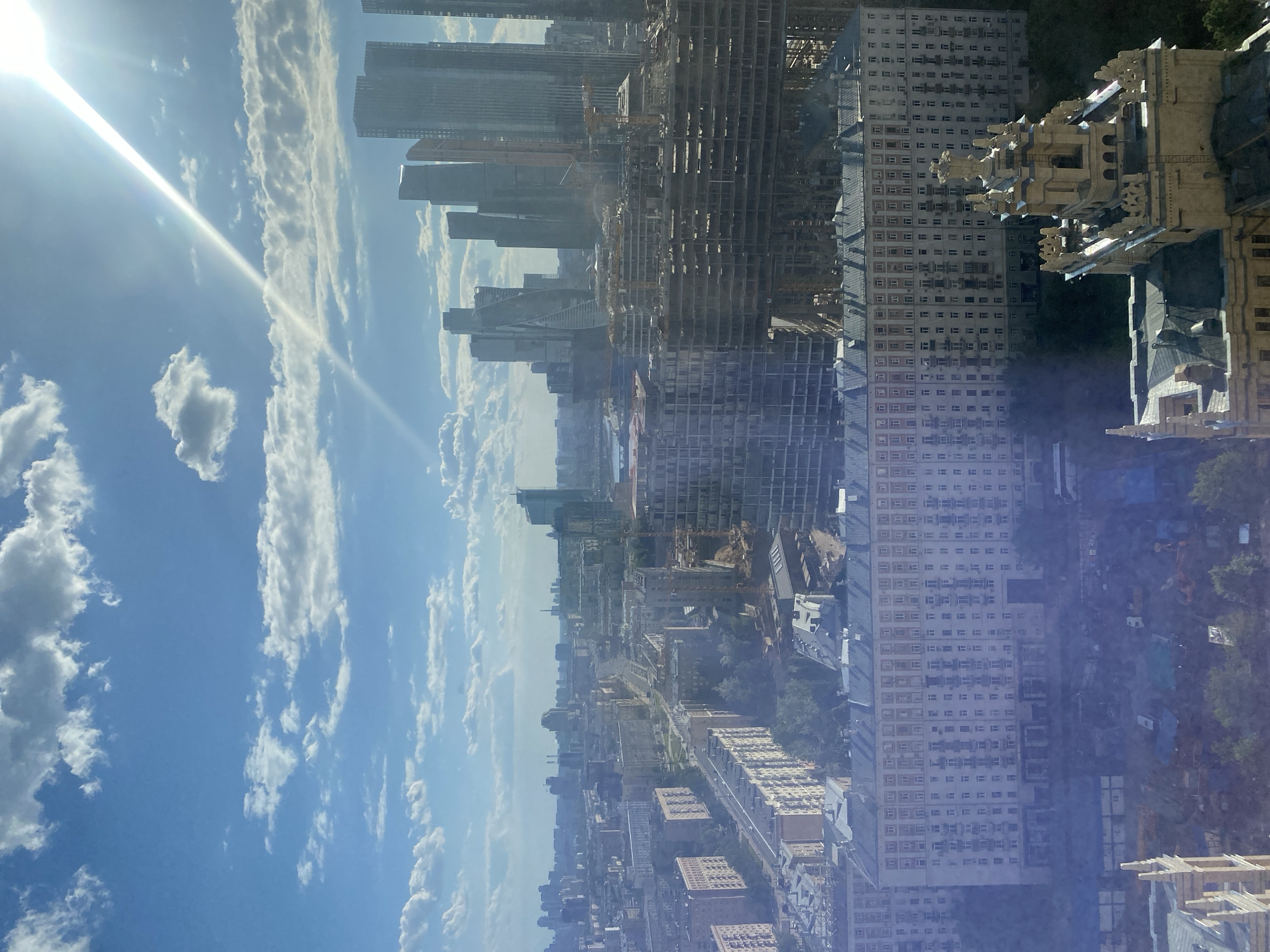 Clear skies and sunbeams observed over Moscow urban landscape