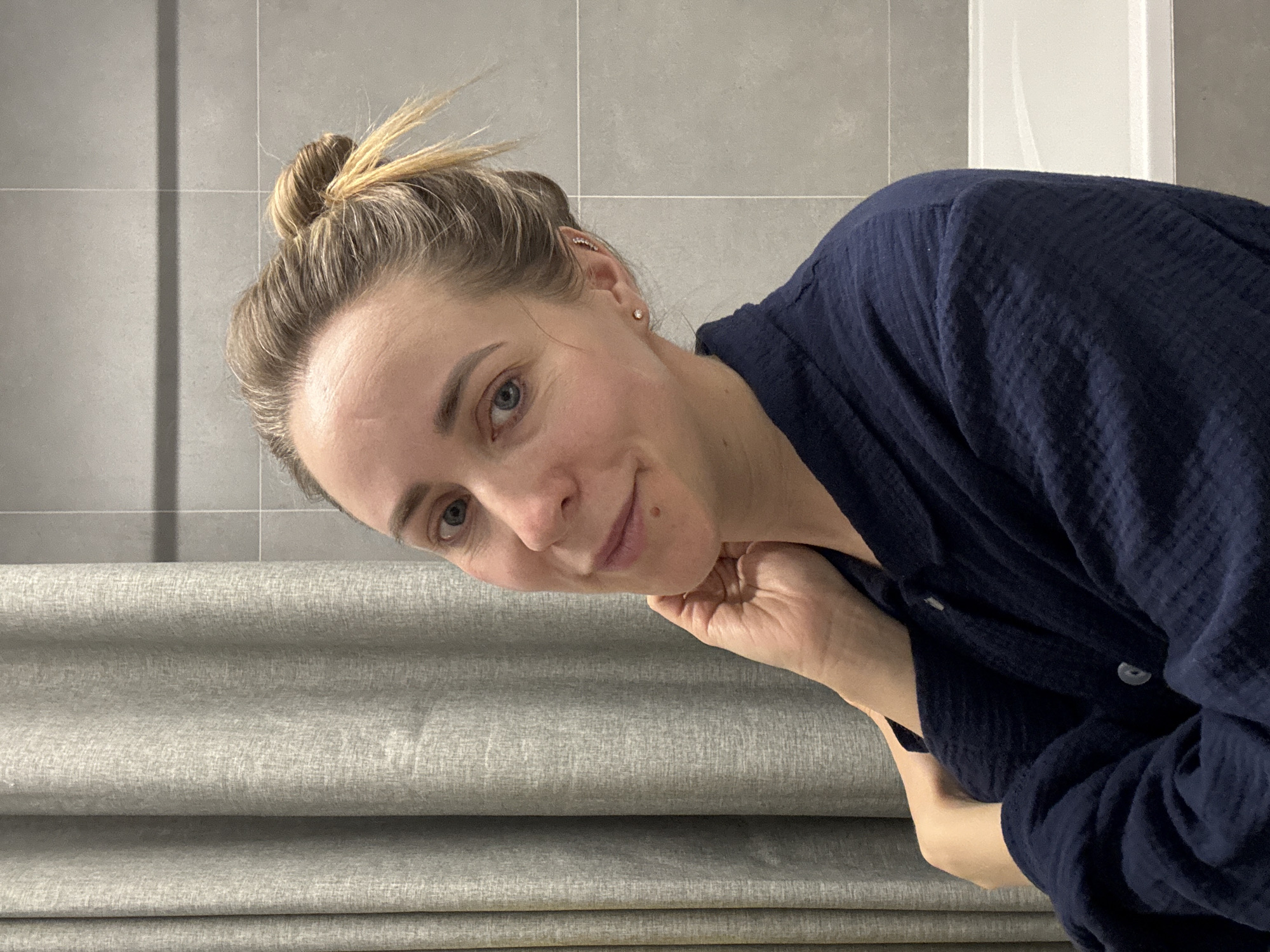 Domestic portraits captured across Chaikovsky homes during evening hours