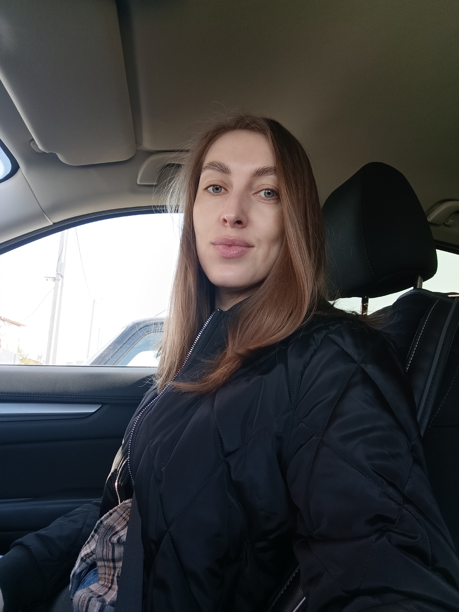 Woman documents quiet morning routine in Chaikovsky, Russia