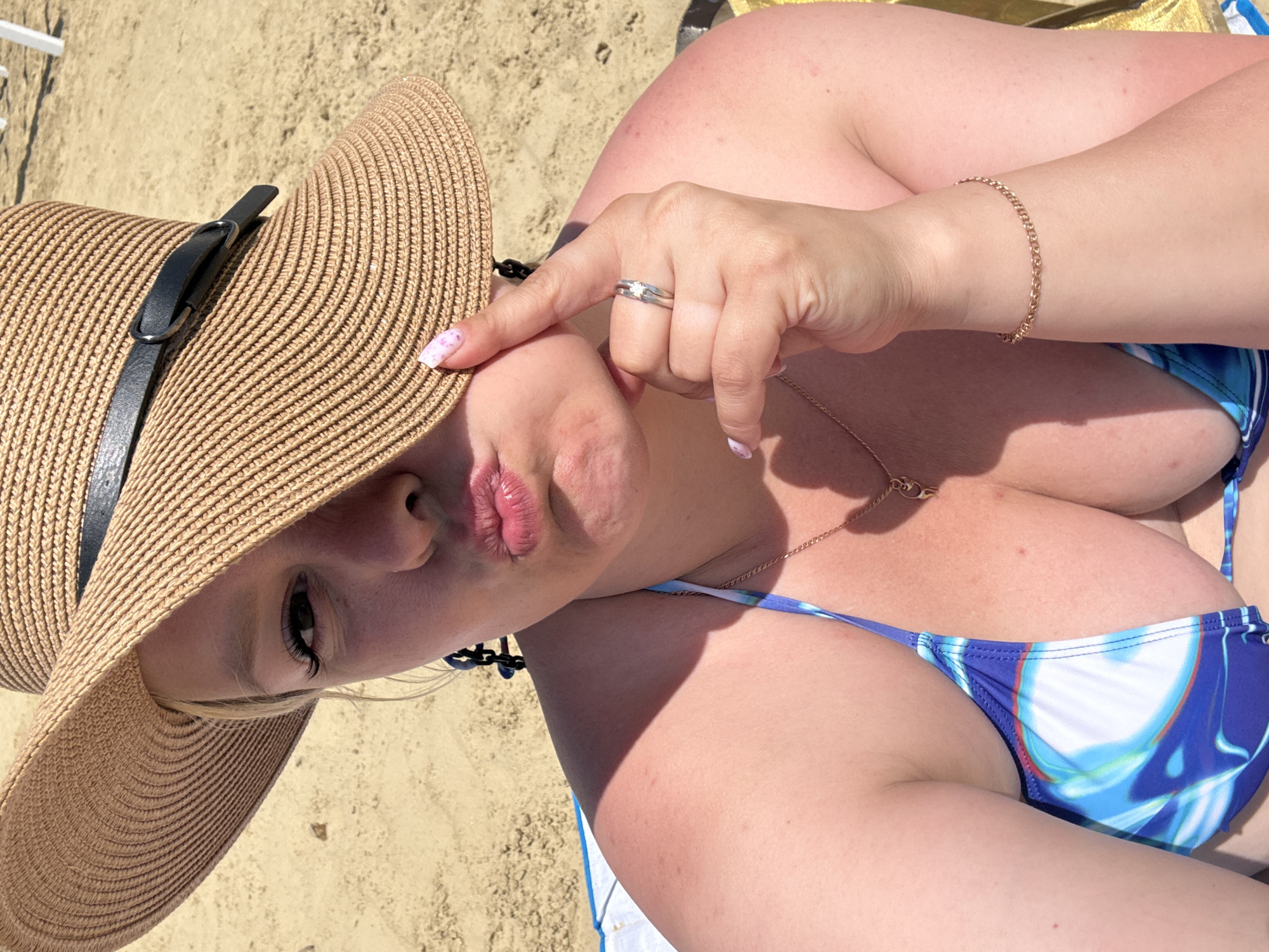 Sunny beach day captured by witnesses in Anapa, Russia