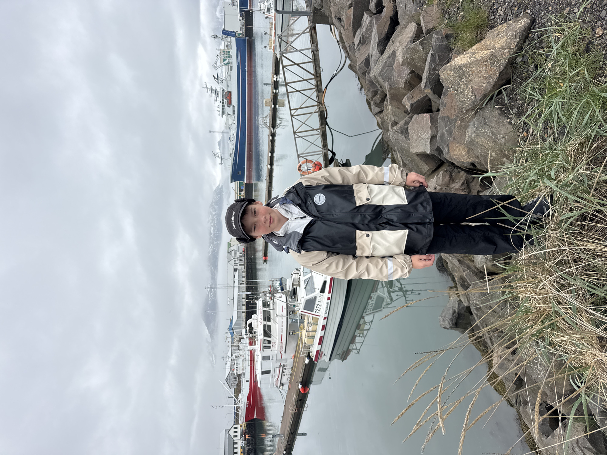 Routine harbor scenes documented in Höfn, Iceland