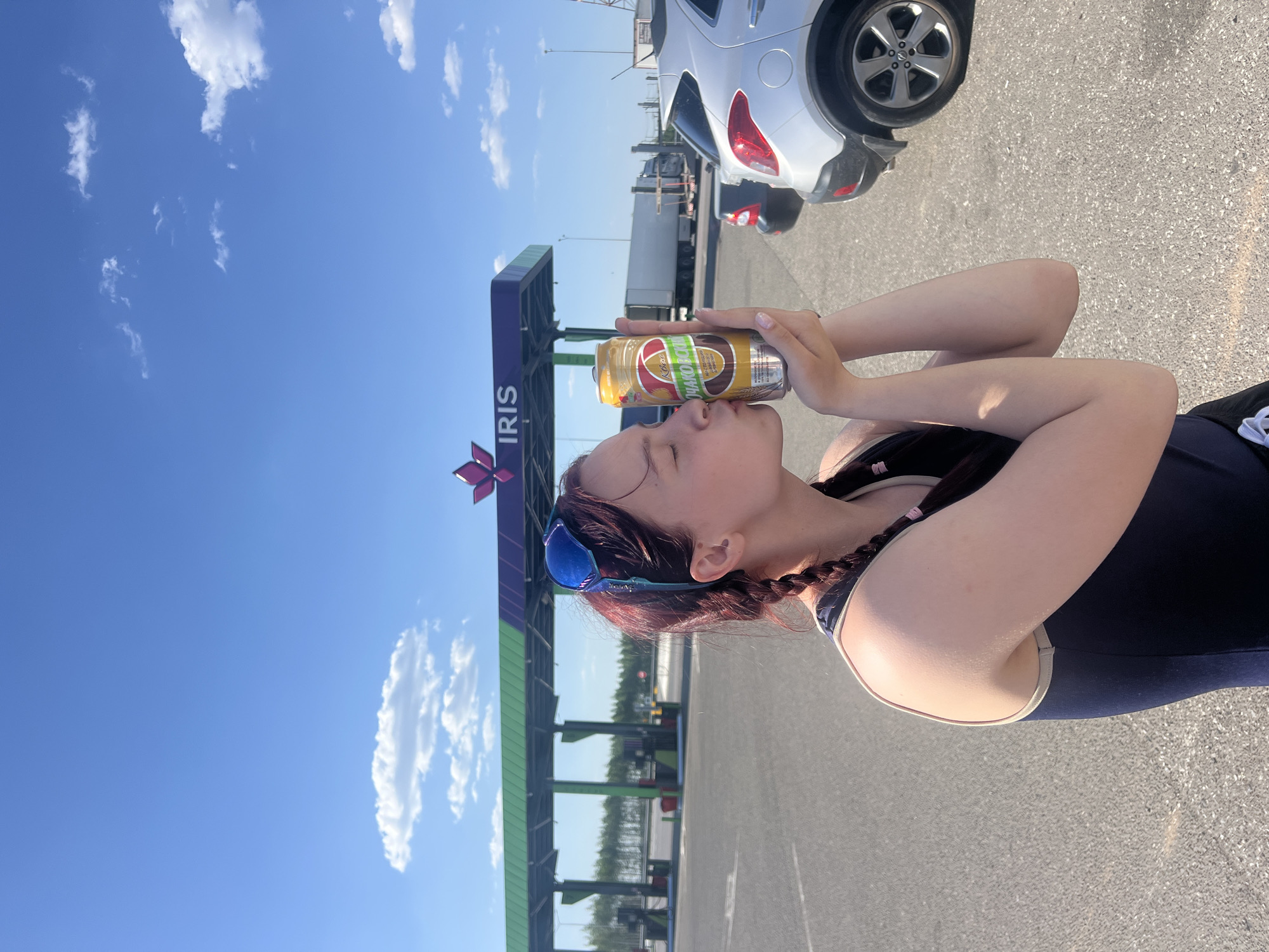 Rest stop social gathering captured in Kazan highway area
