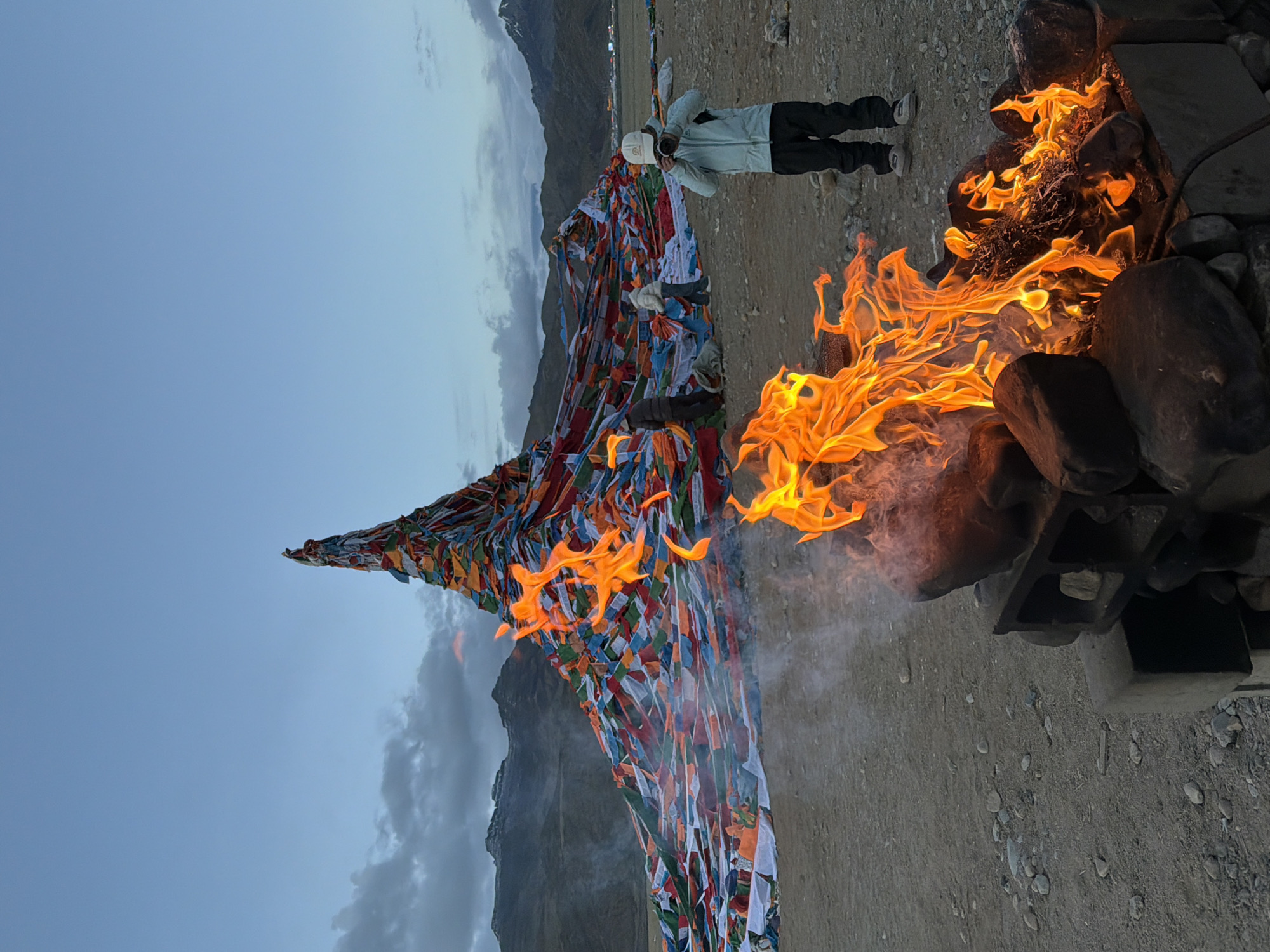 Tibetan prayer flags burned in ceremony in Parga, China