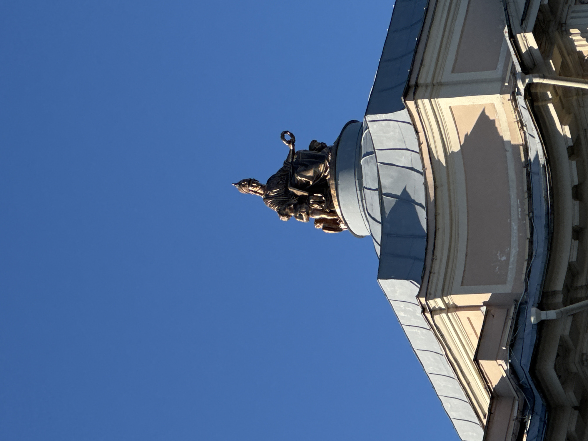 Spring afternoon documented through Saint Petersburg's architectural and street scenes